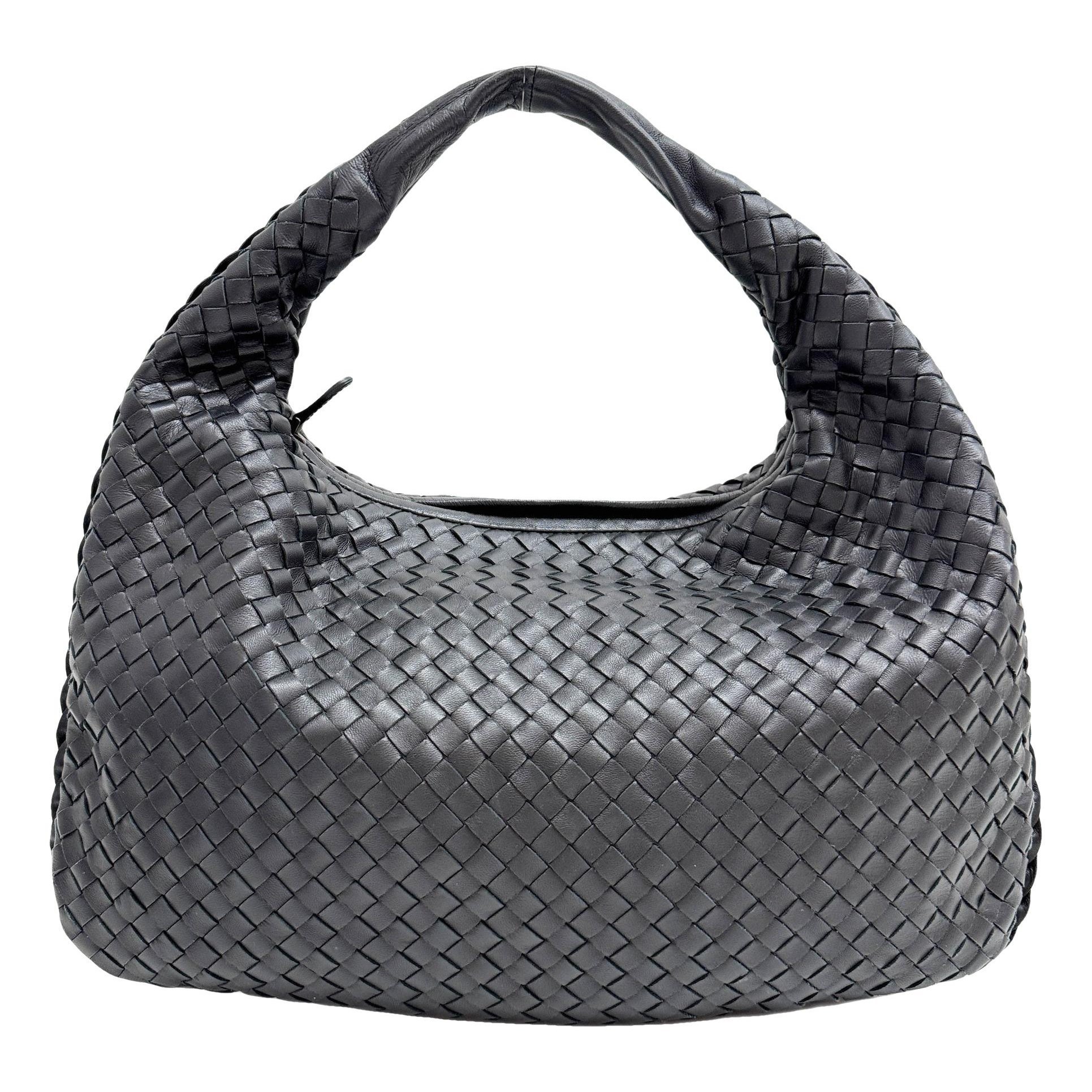 Veneta leather handbag