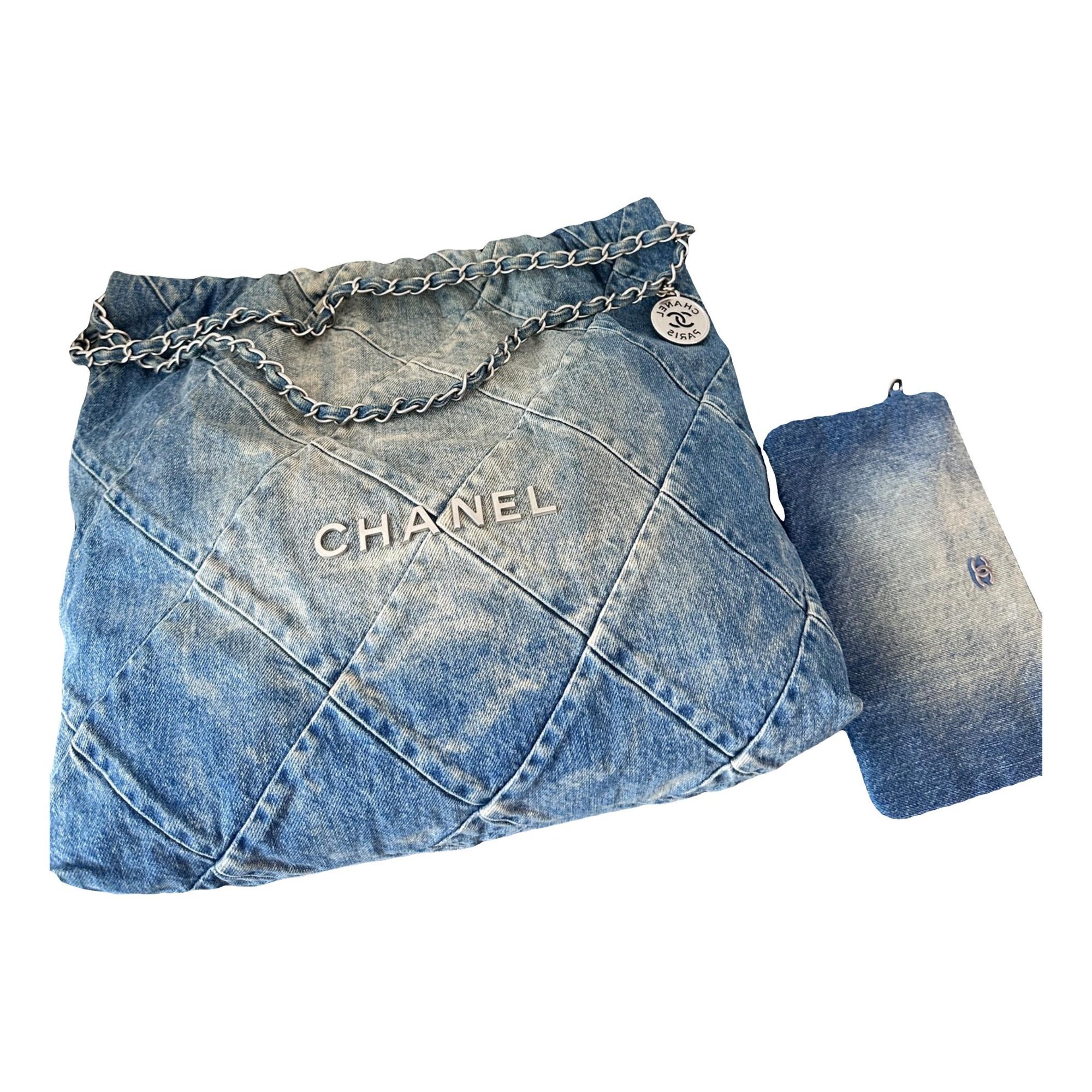 Chanel 22 handbag