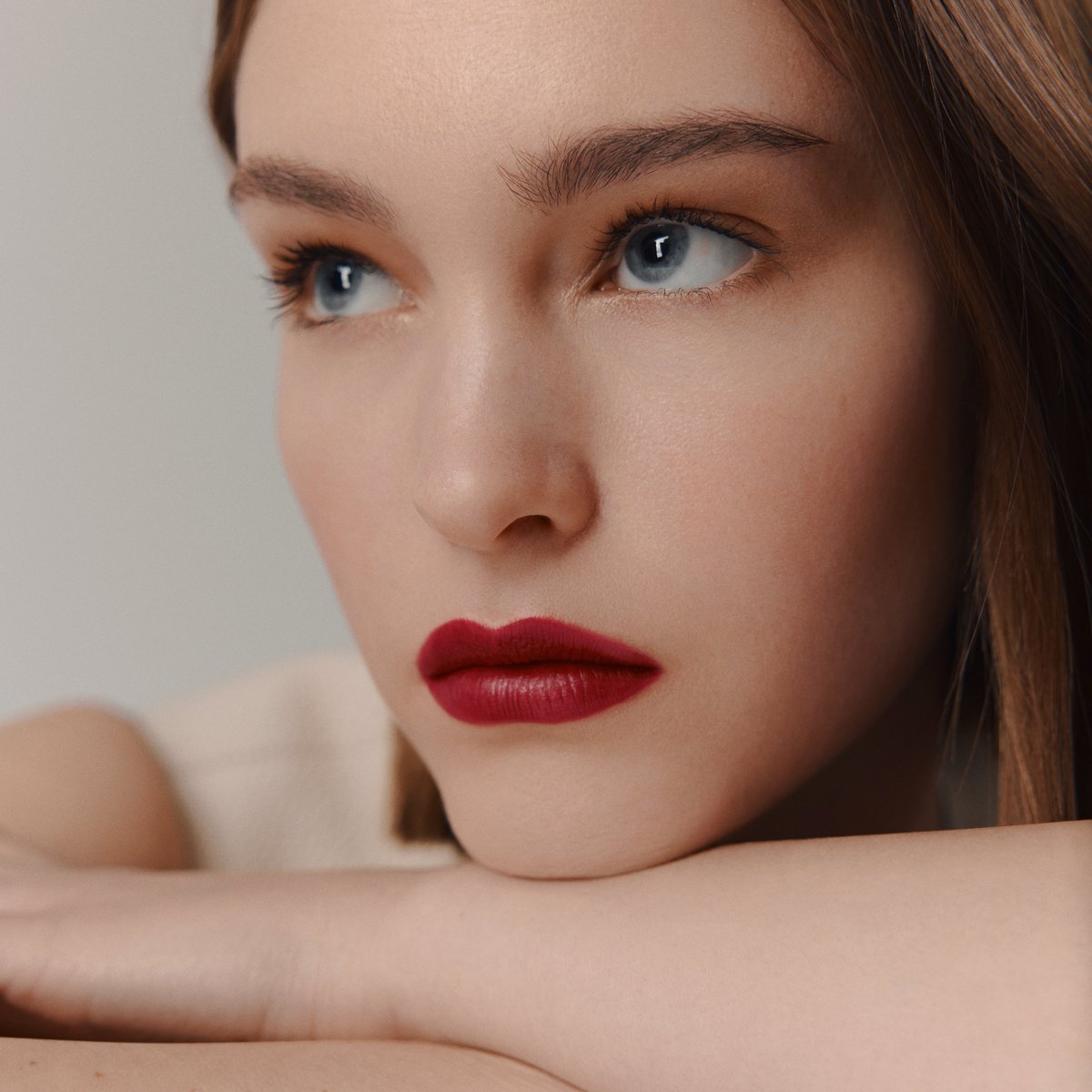 85 – rouge H Satin Lipstick, Rouge H