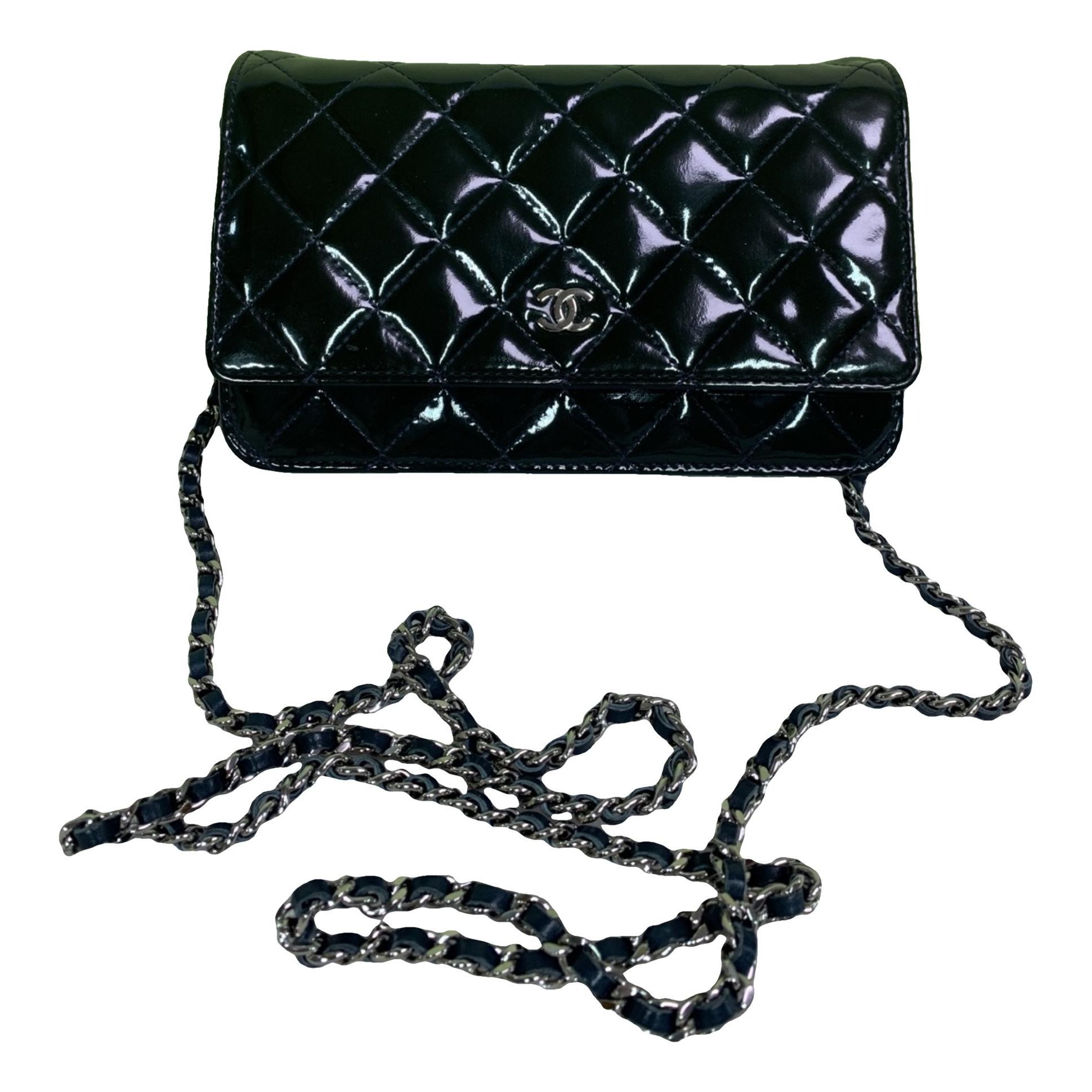 Wallet On Chain Timeless/Classique patent leather crossbody bag