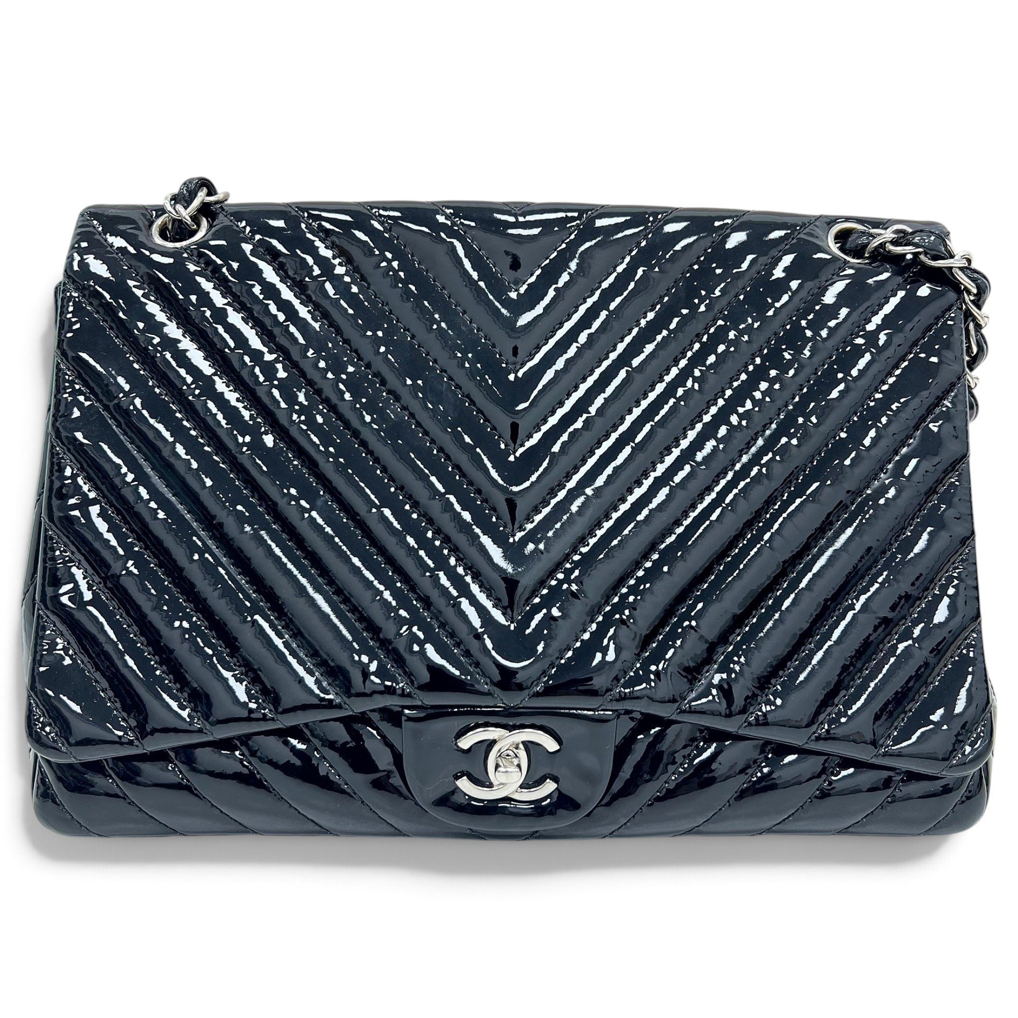 Timeless/Classique patent leather handbag