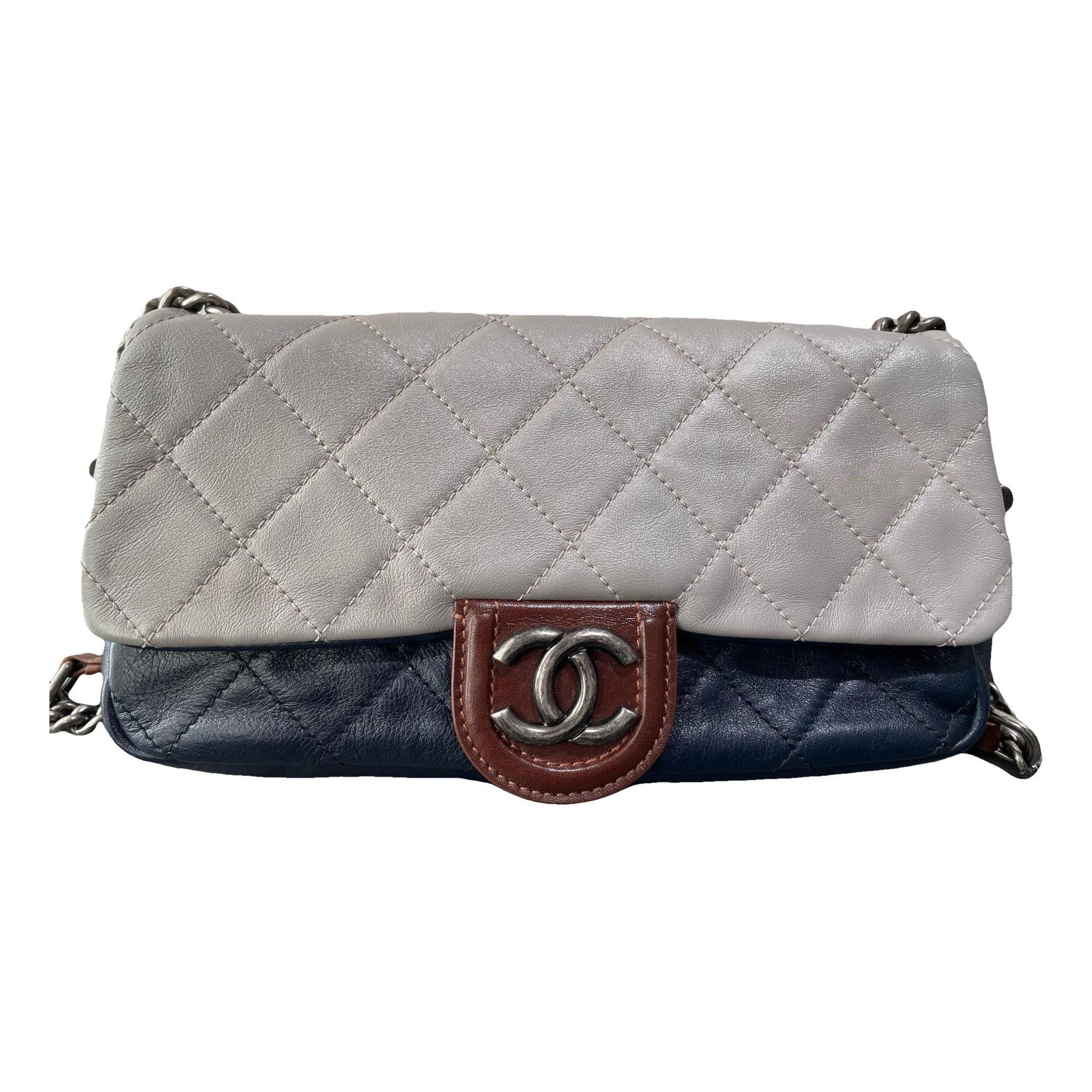 Chanel Timeless/Classique leather crossbody bag