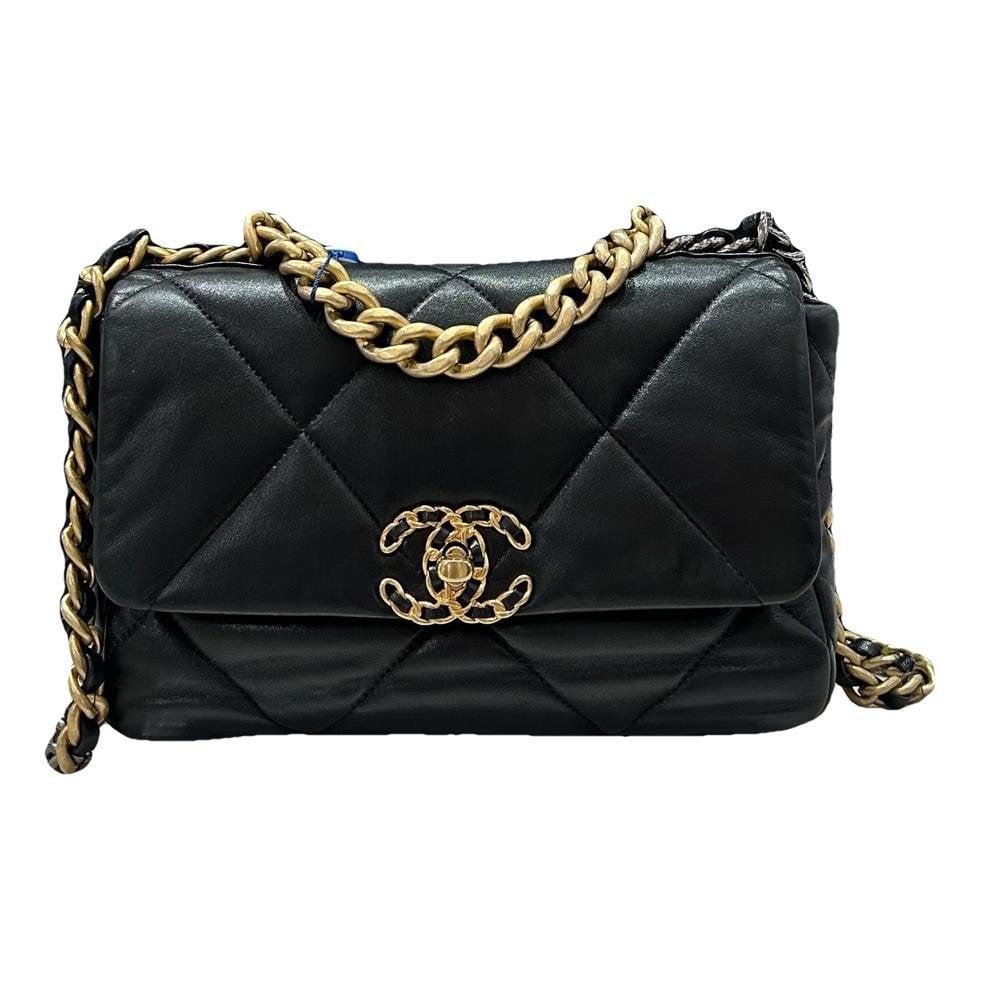 Chanel 19 leather handbag