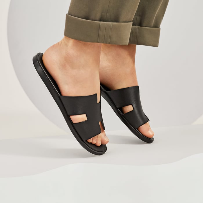 Noir Izmir Sandal