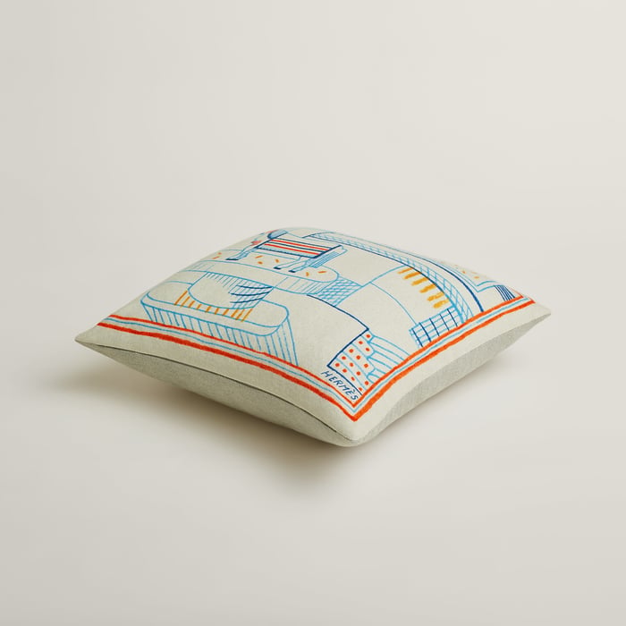 Ciel Etages Du Faubourg Pillow