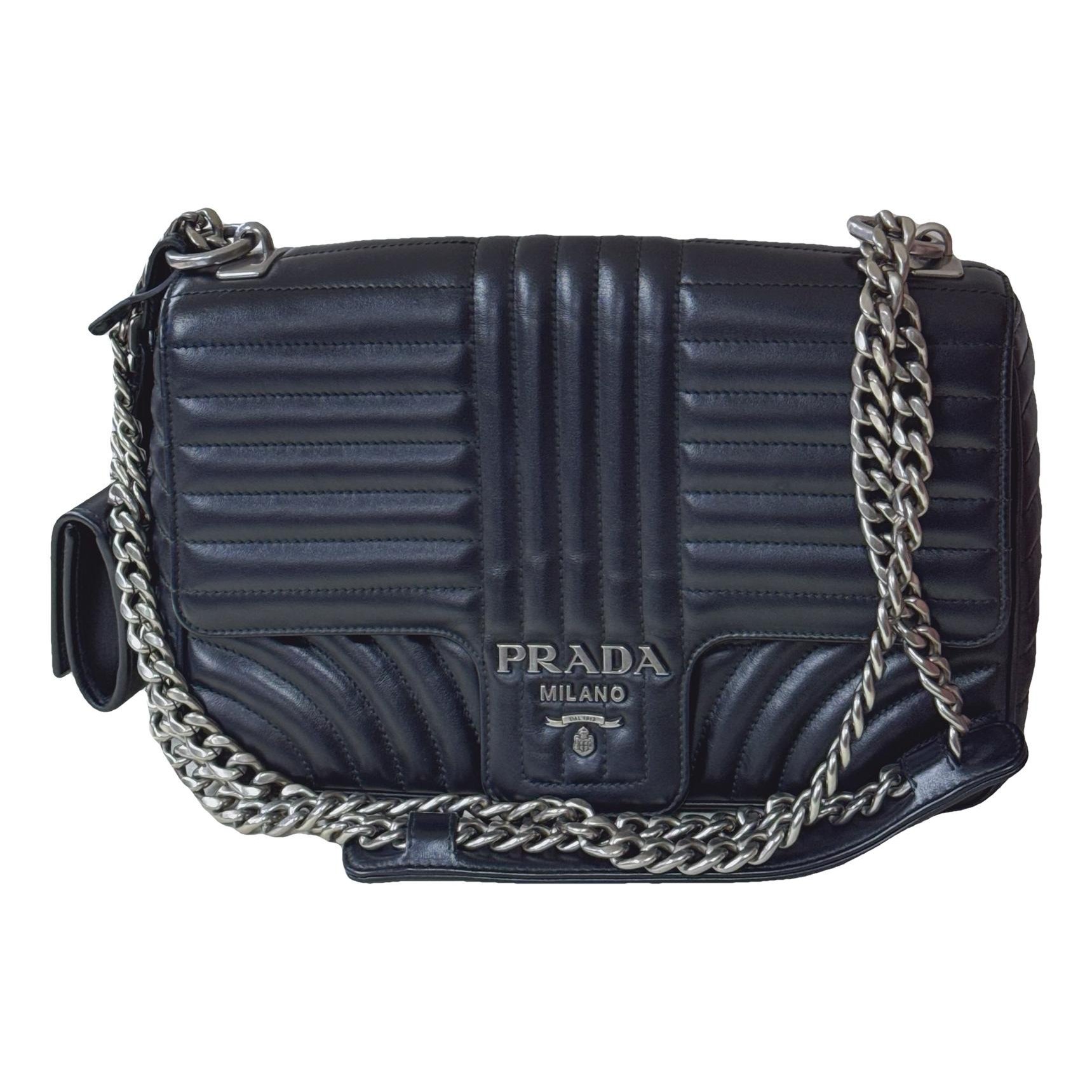 Diagramme leather crossbody bag