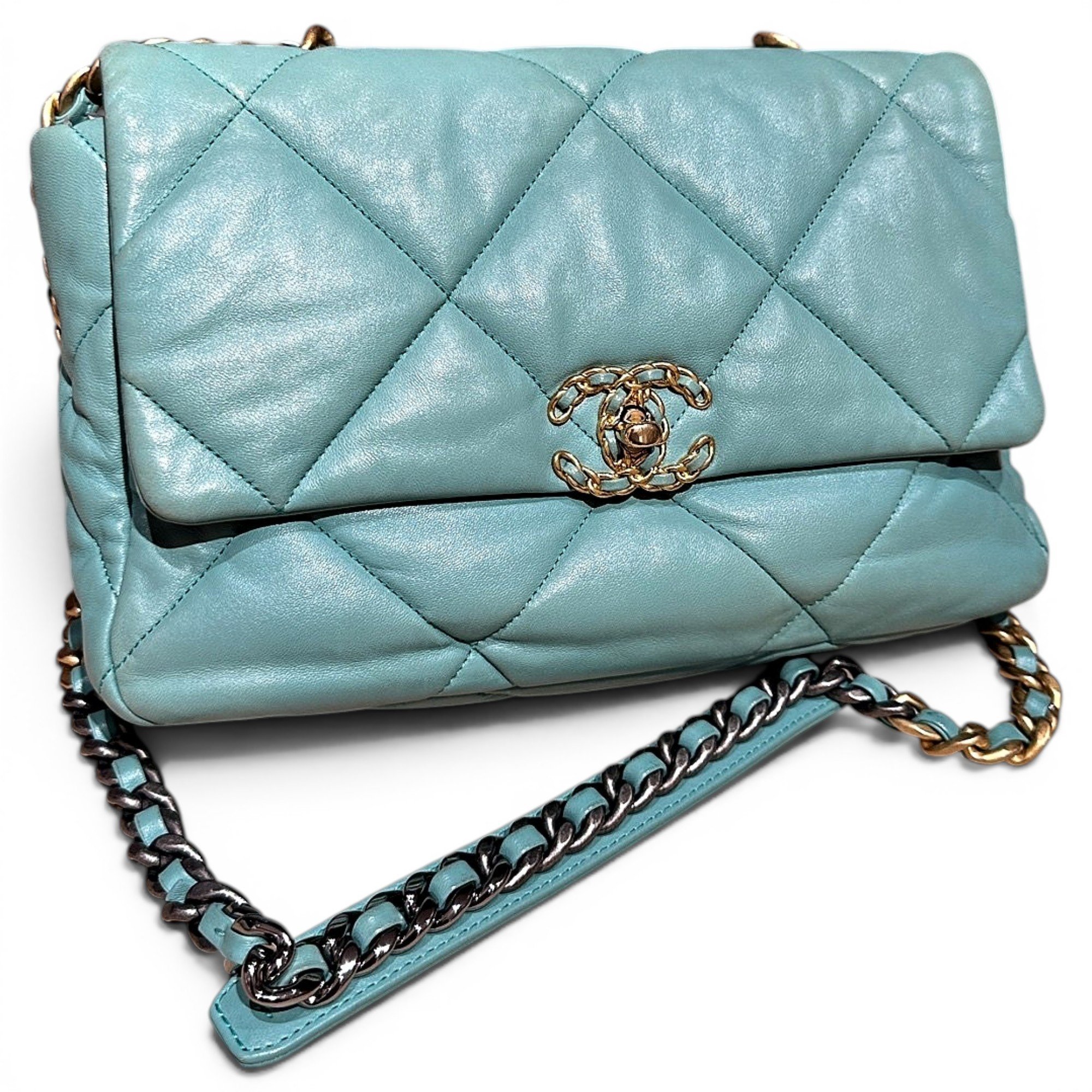 Chanel 19 leather bag