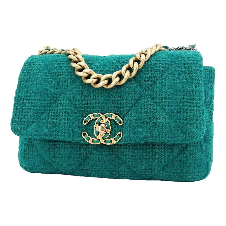 Chanel 19 tweed handbag
