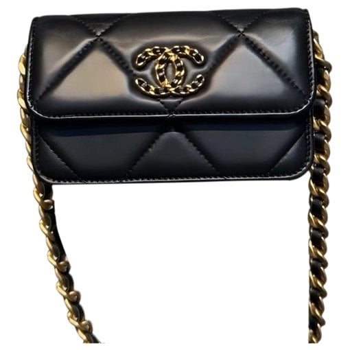 Chanel 19 leather bag