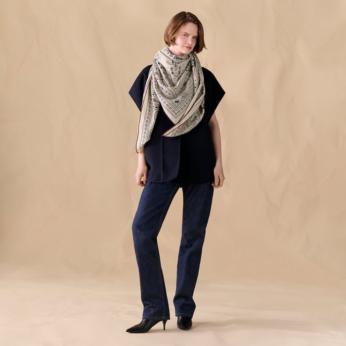 Cheval De Coeur Bandana Shawl 140