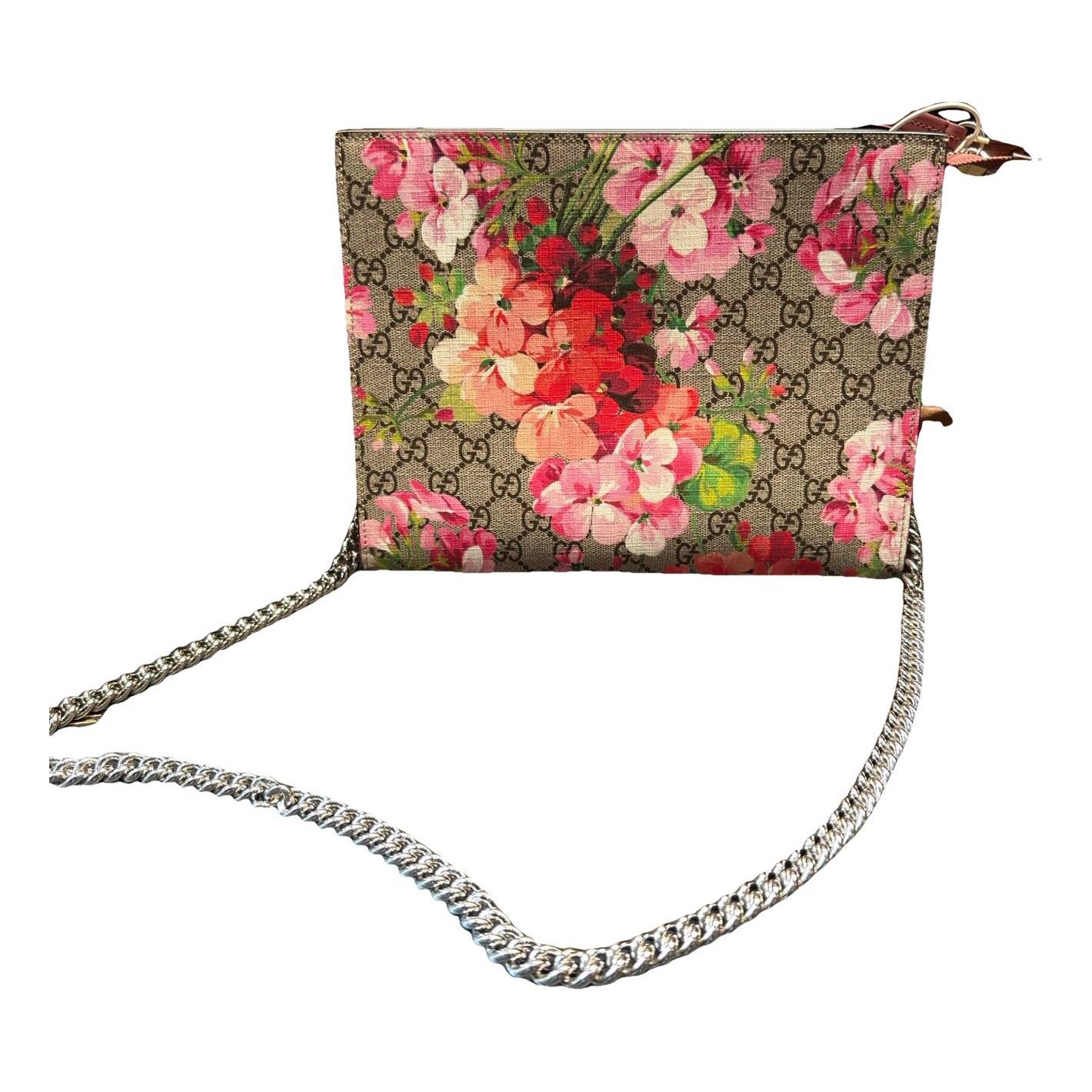 Cloth clutch bag