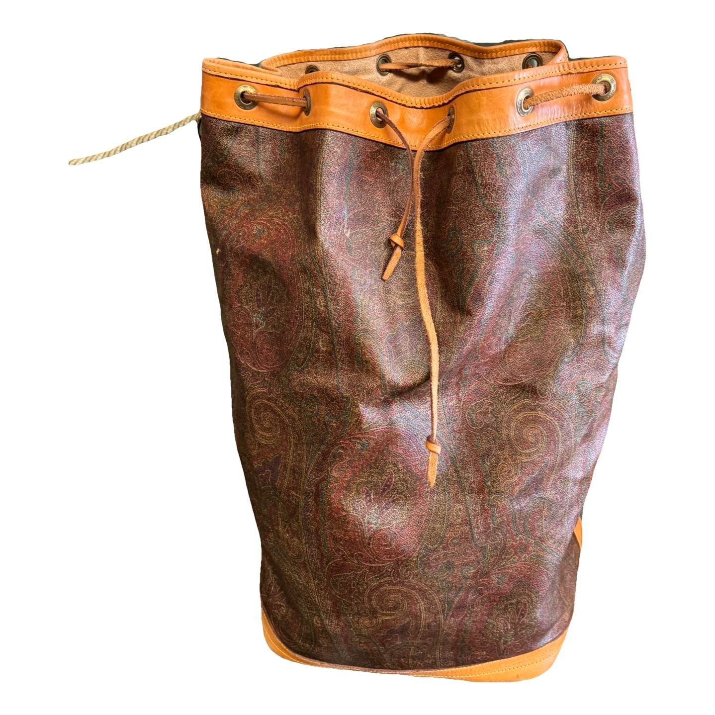 Leather travel bag