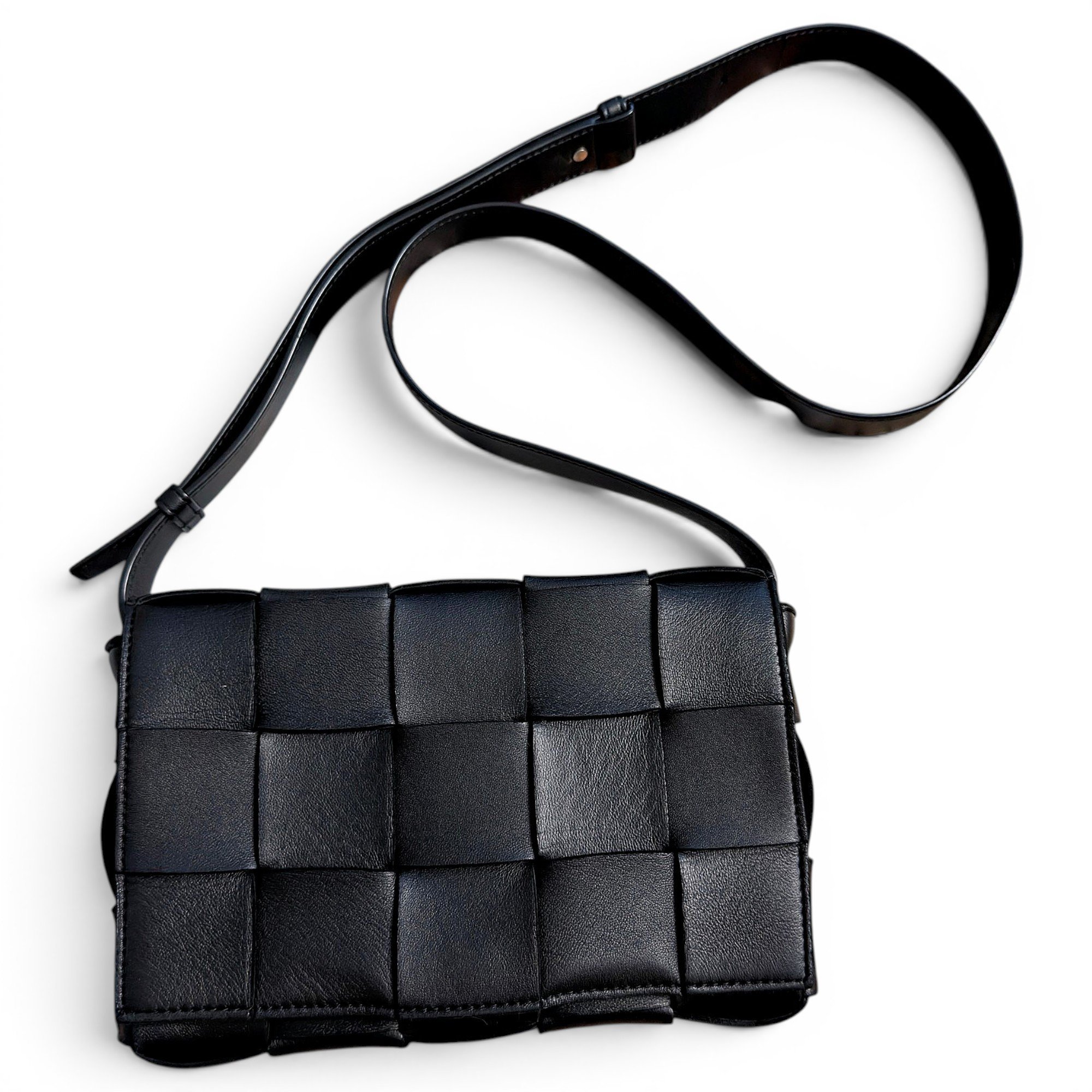 Cassette leather crossbody bag