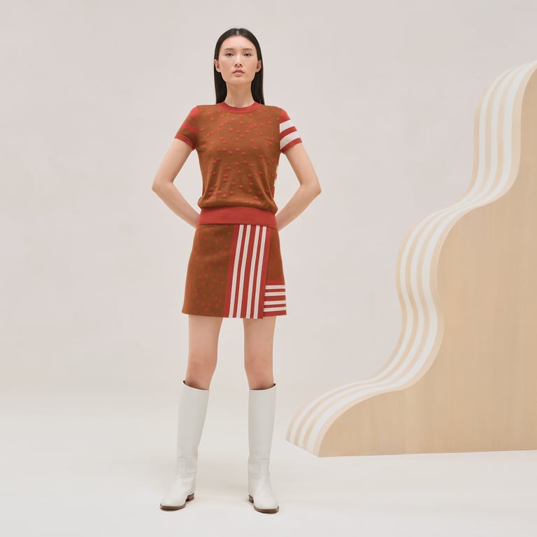 "Garde-Robe Pop" short wrap skirt