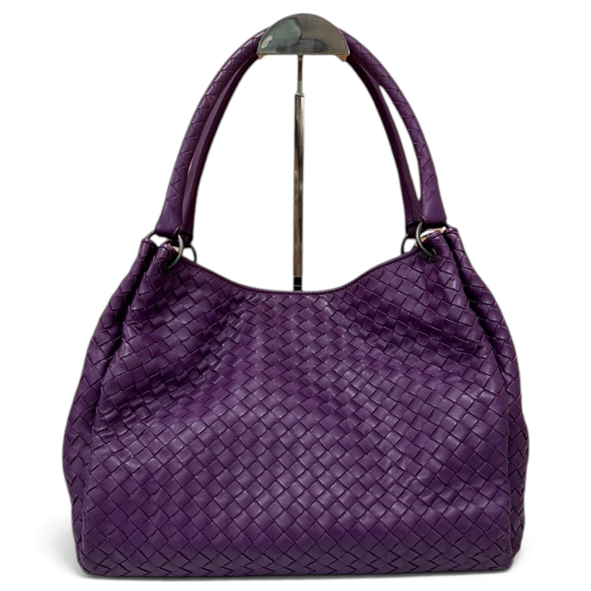 Veneta leather handbag