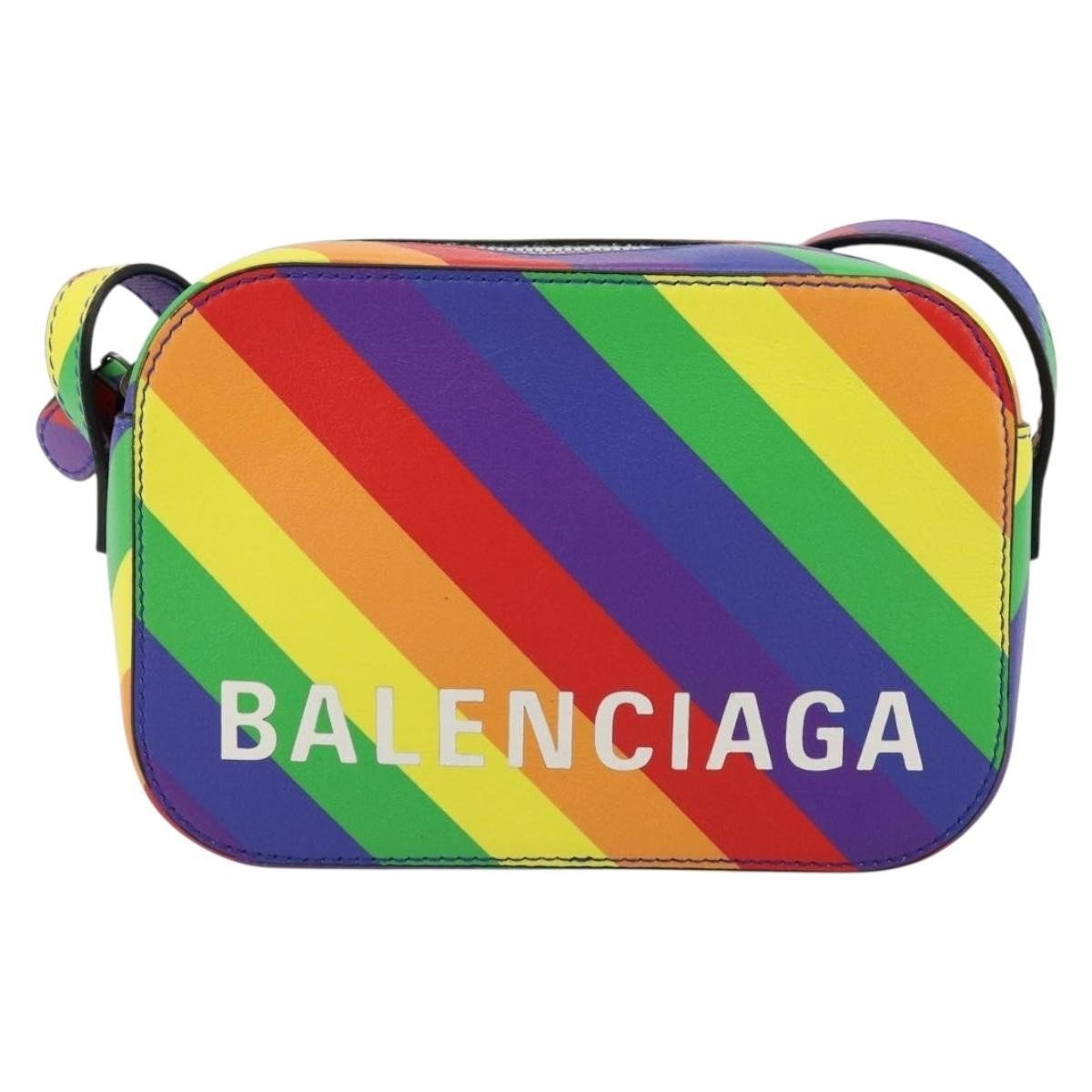 Everyday leather handbag