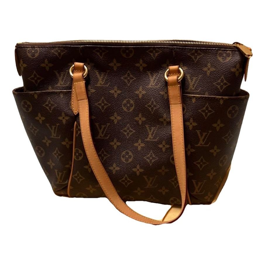 Totally leather handbag
