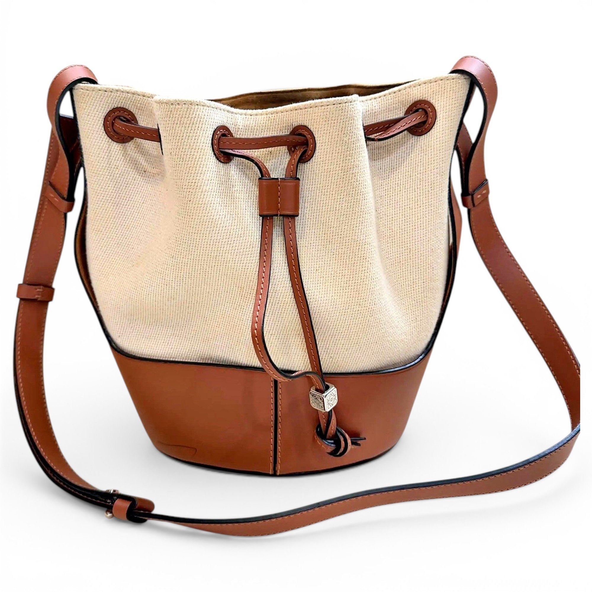 Balloon leather handbag