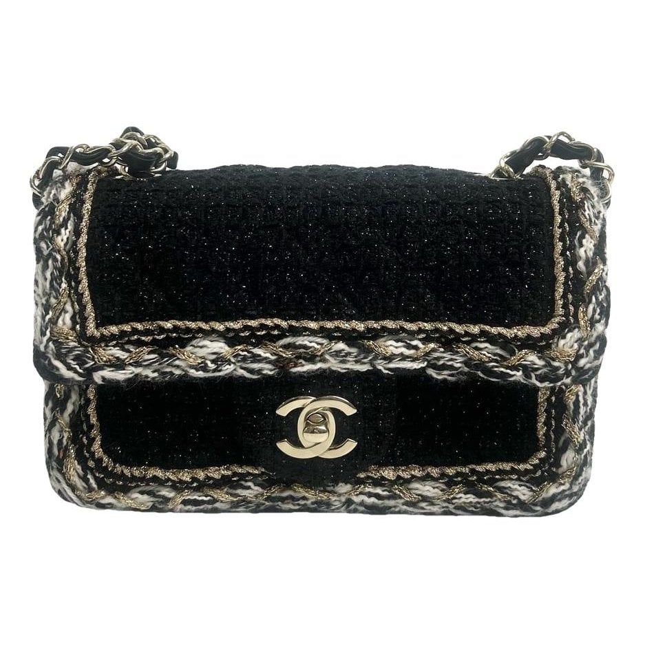 Timeless/Classique tweed crossbody bag