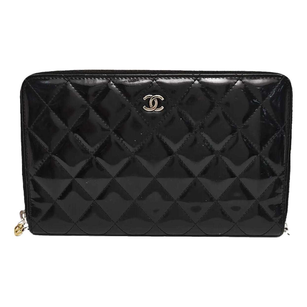 Patent leather handbag