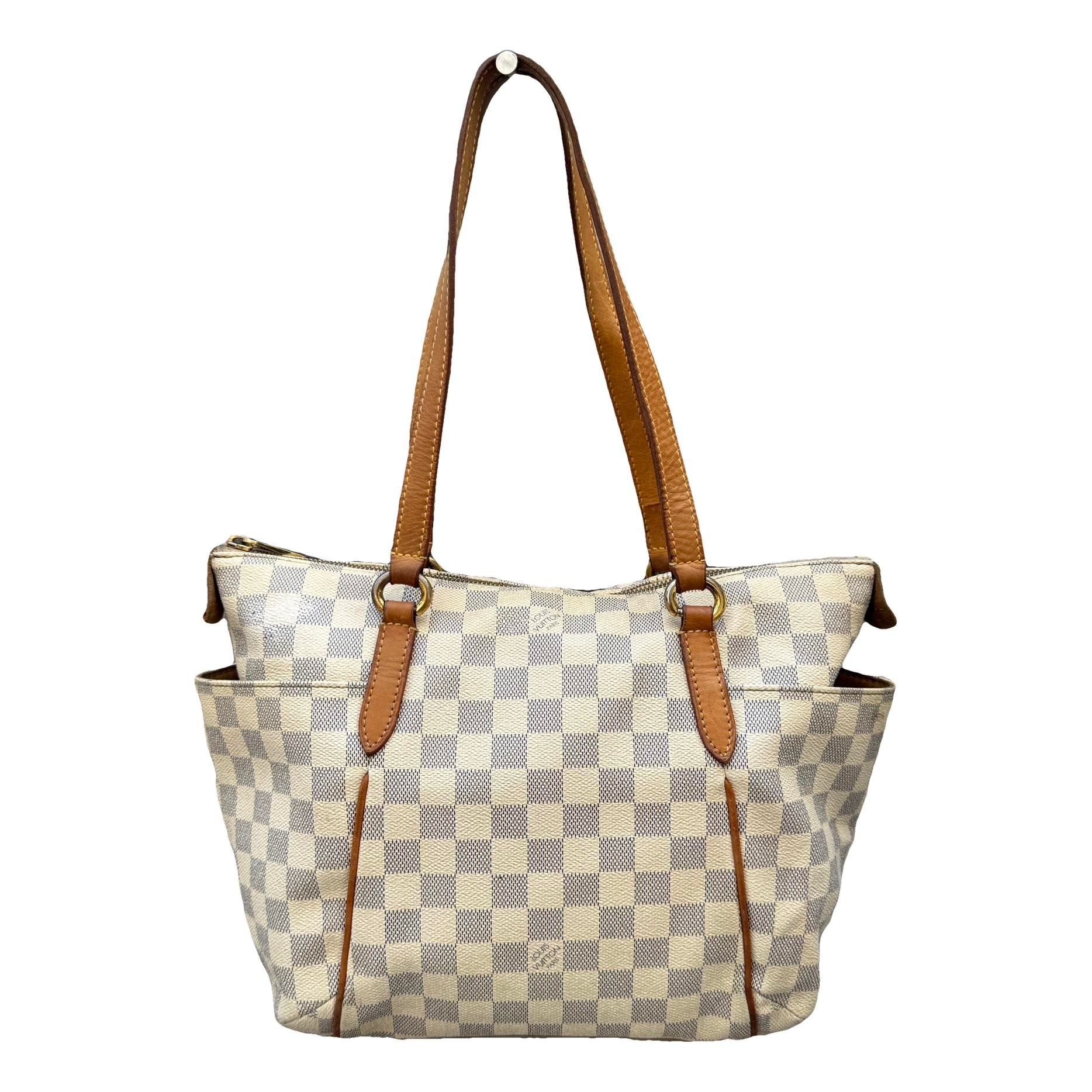 Totally leather handbag