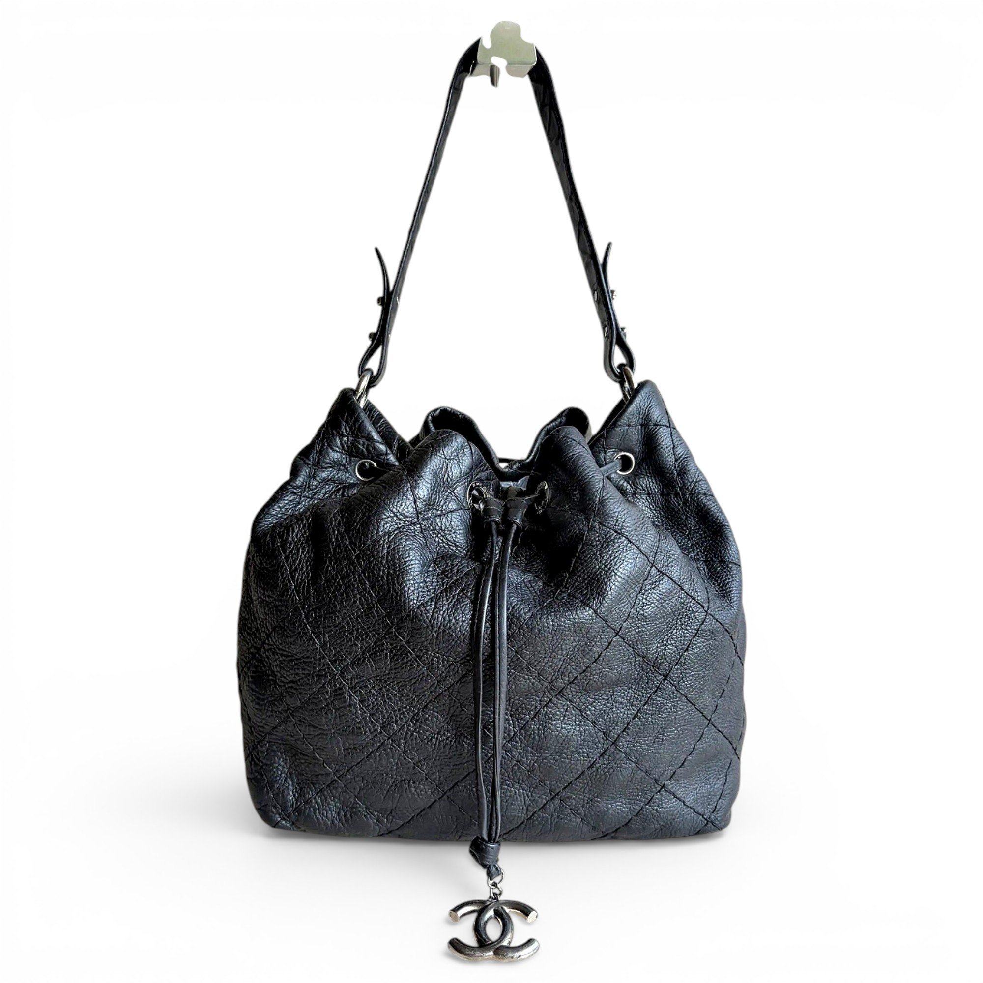 Gabrielle Bucket leather handbag