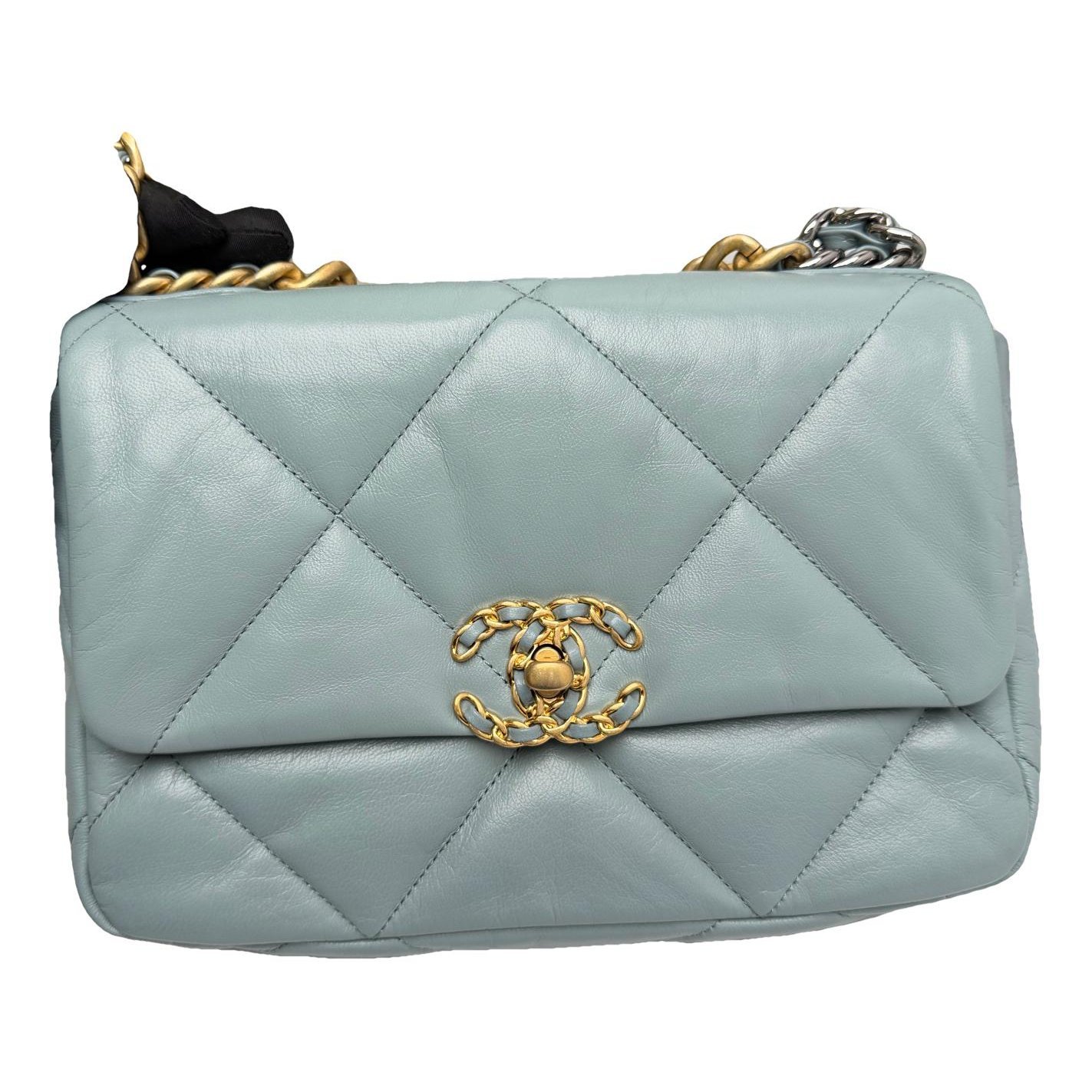Chanel 19 leather handbag