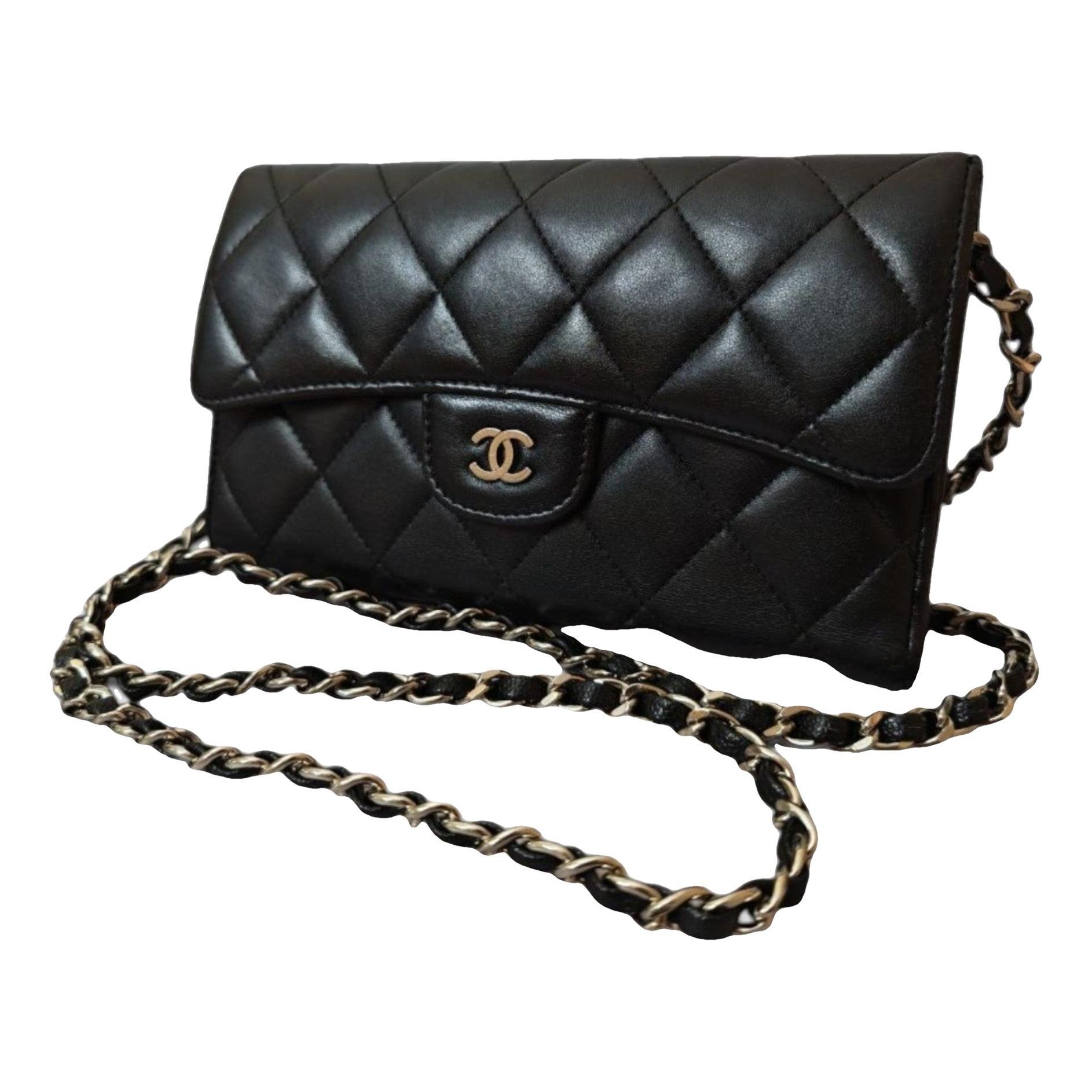 Wallet On Chain Timeless/Classique leather crossbody bag