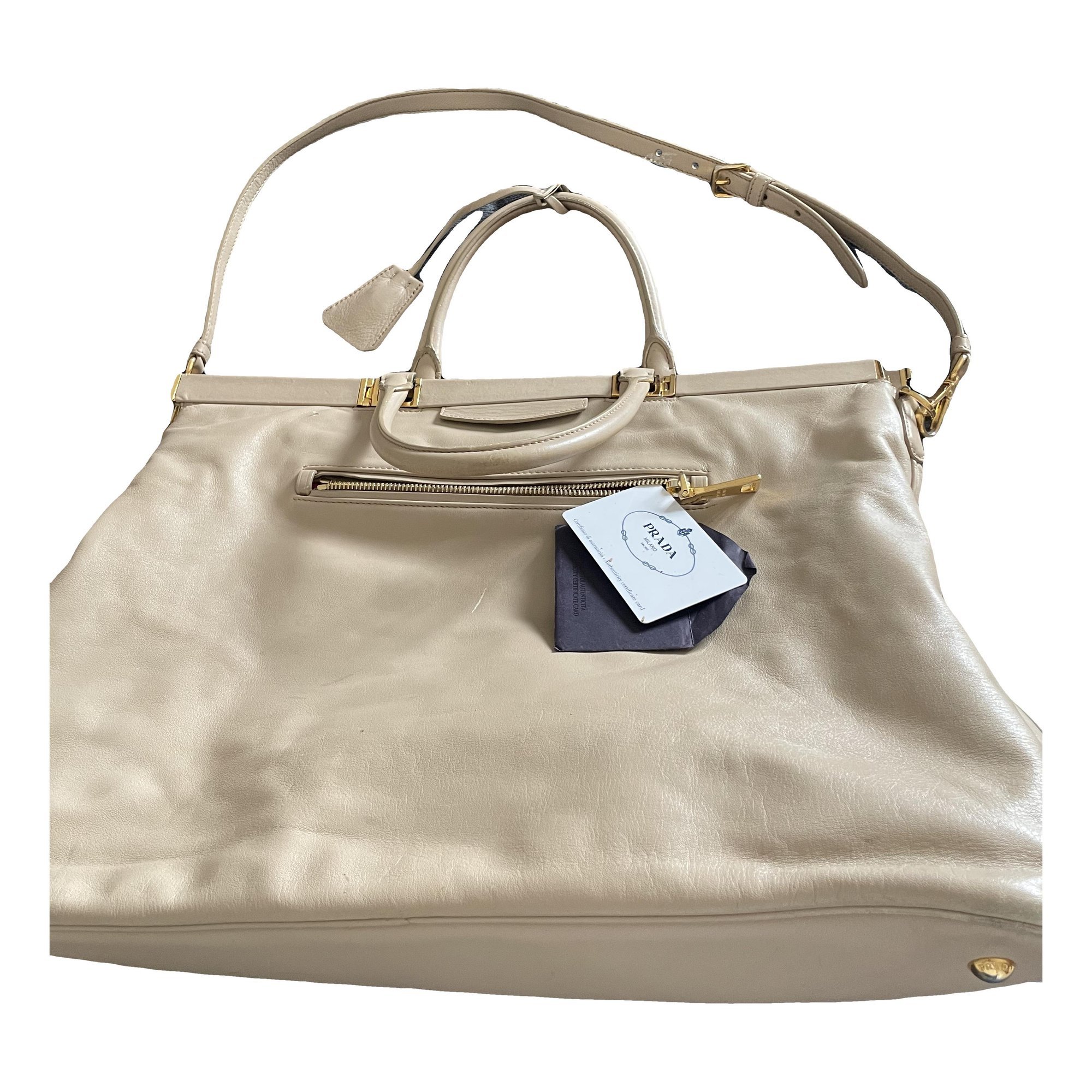 Buckle leather tote
