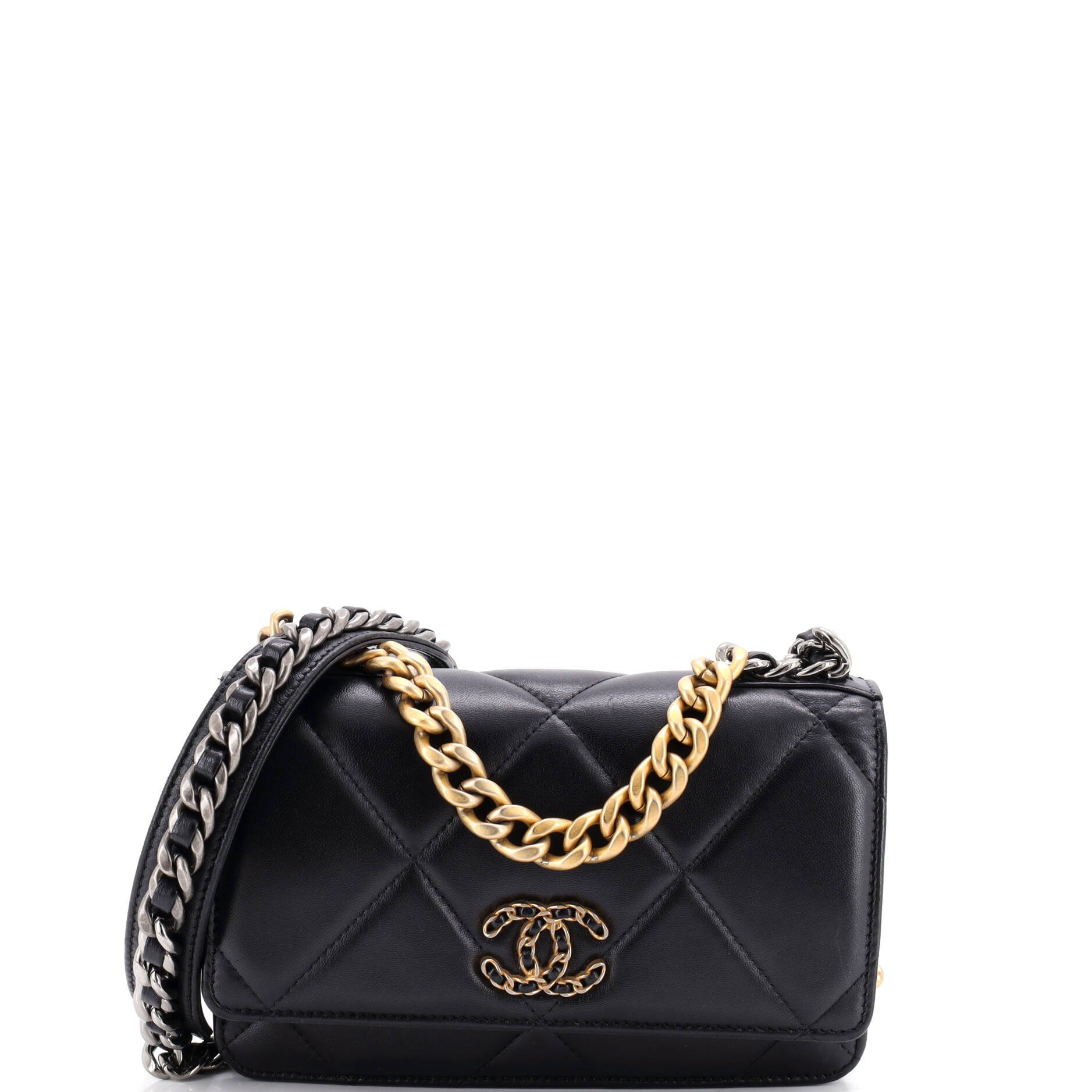 19 Wallet on Chain Quilted Lambskin