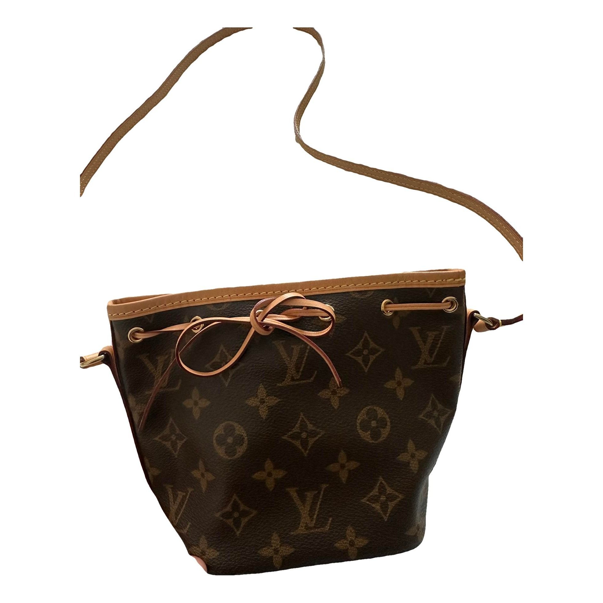 Nano Noé leather crossbody bag