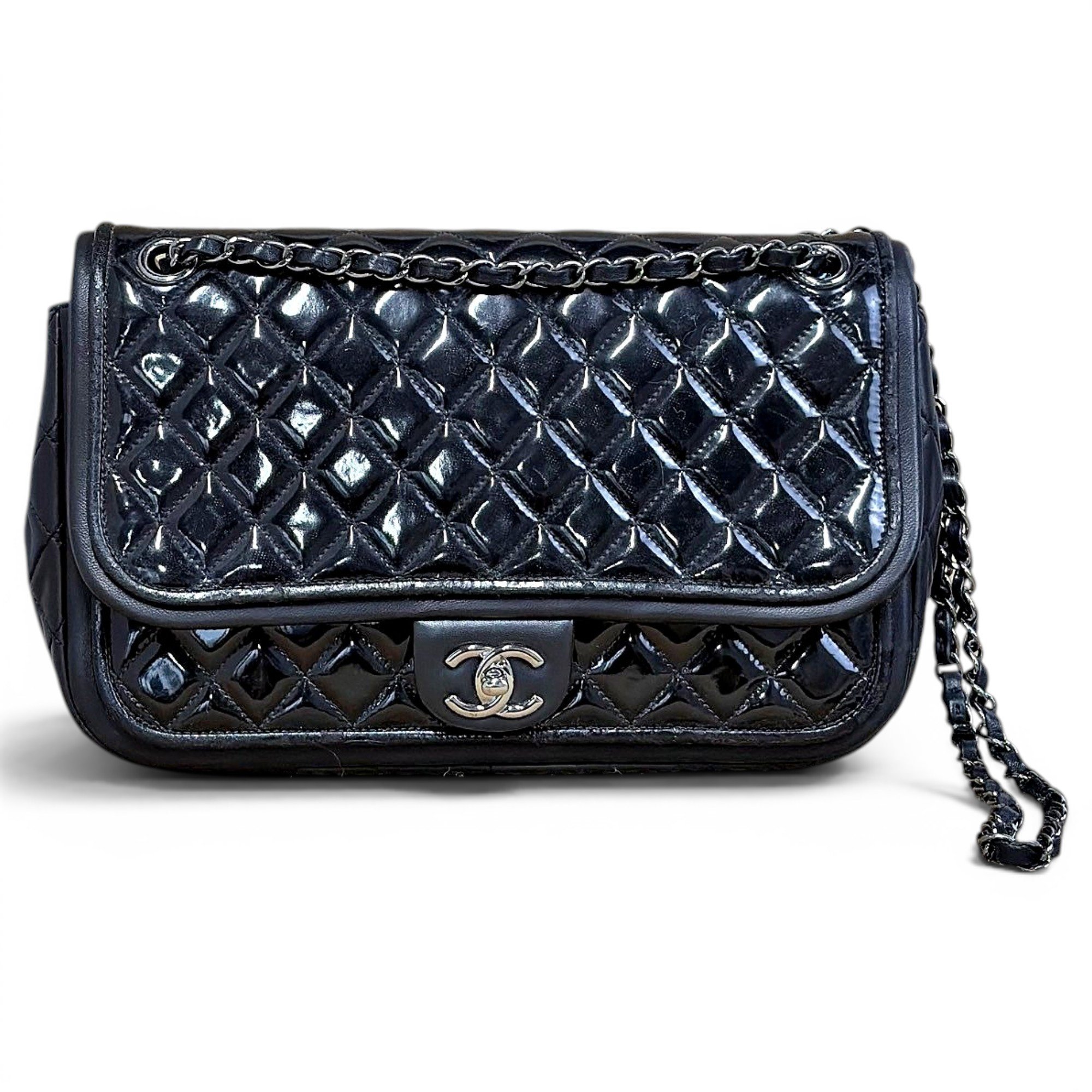 Timeless/Classique patent leather handbag