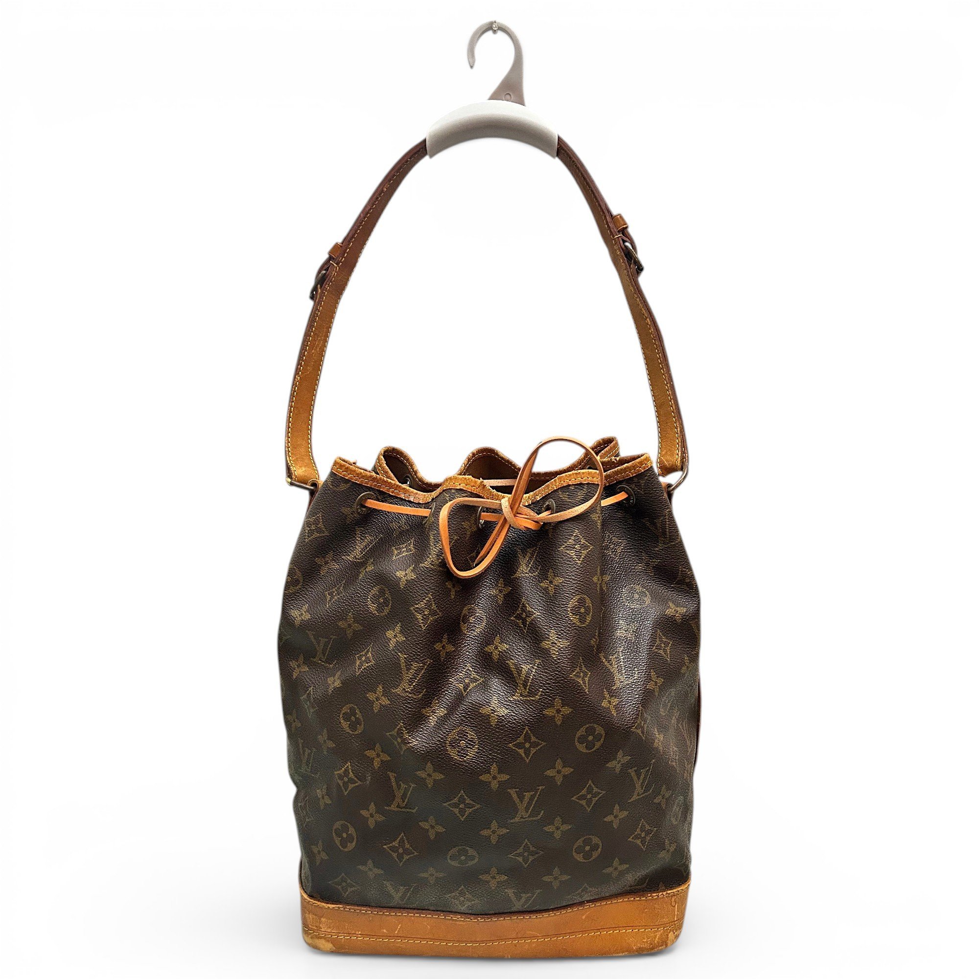 Noé leather handbag