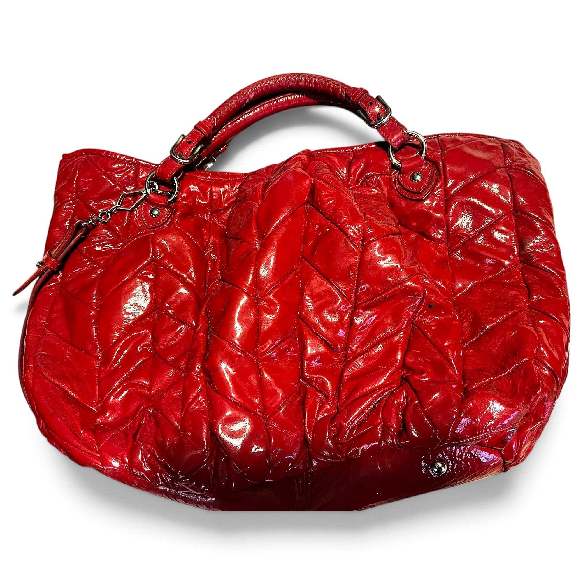 Matelassé patent leather handbag