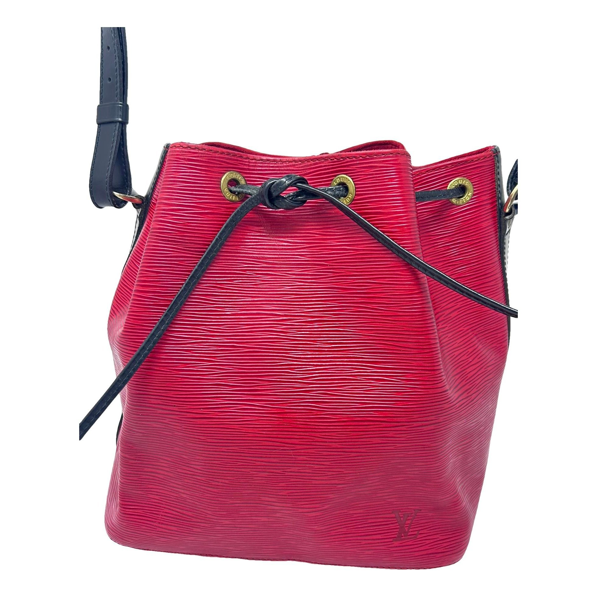 Louis Vuitton Lockme Bucket leather handbag