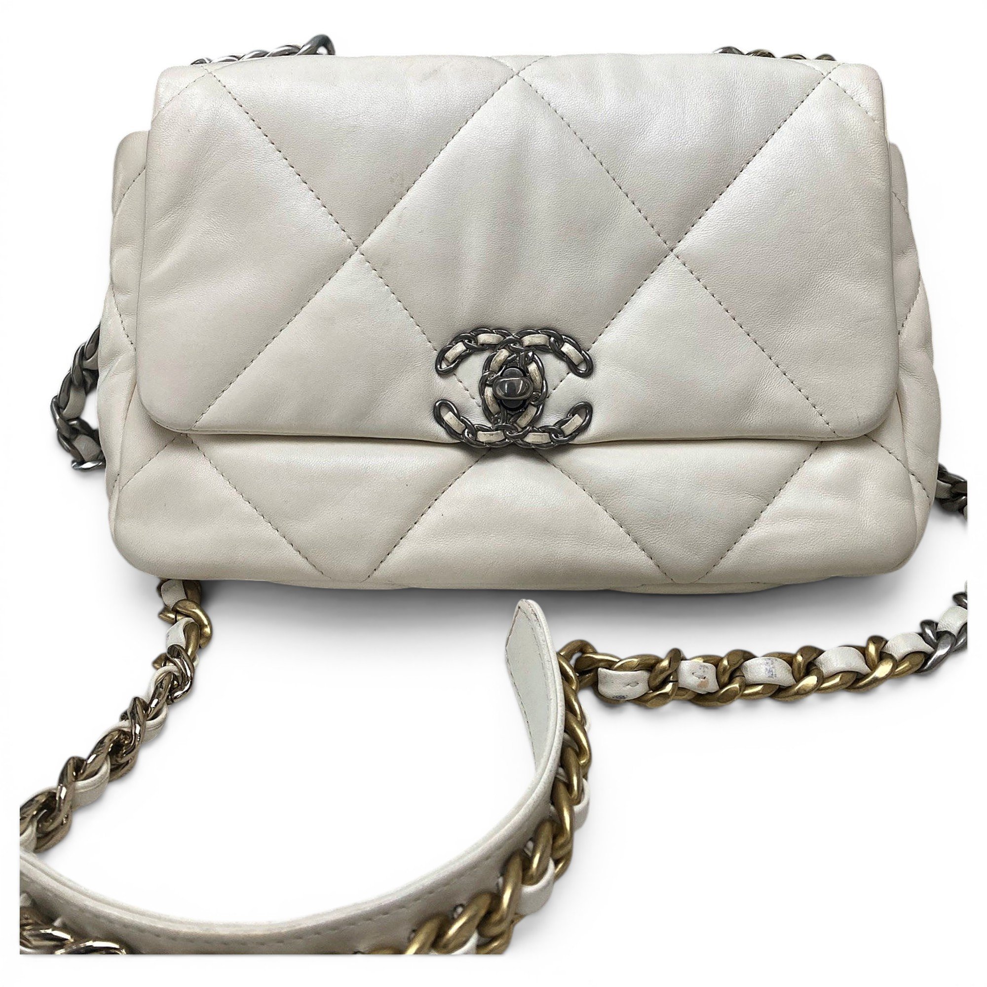 Chanel 19 leather handbag