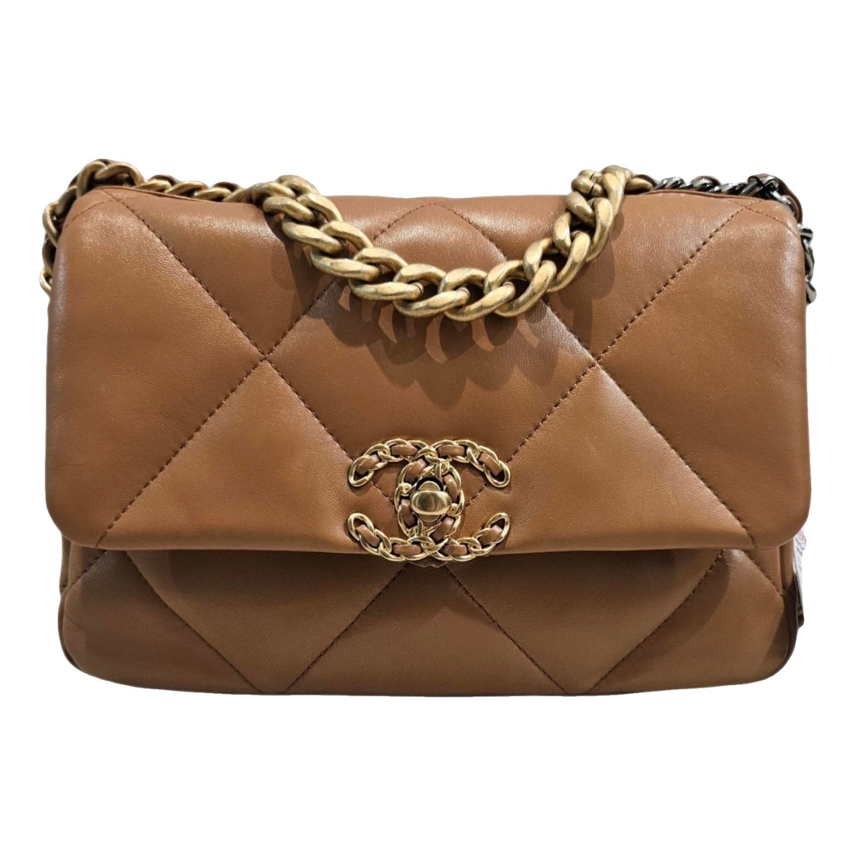 Chanel 19 leather handbag