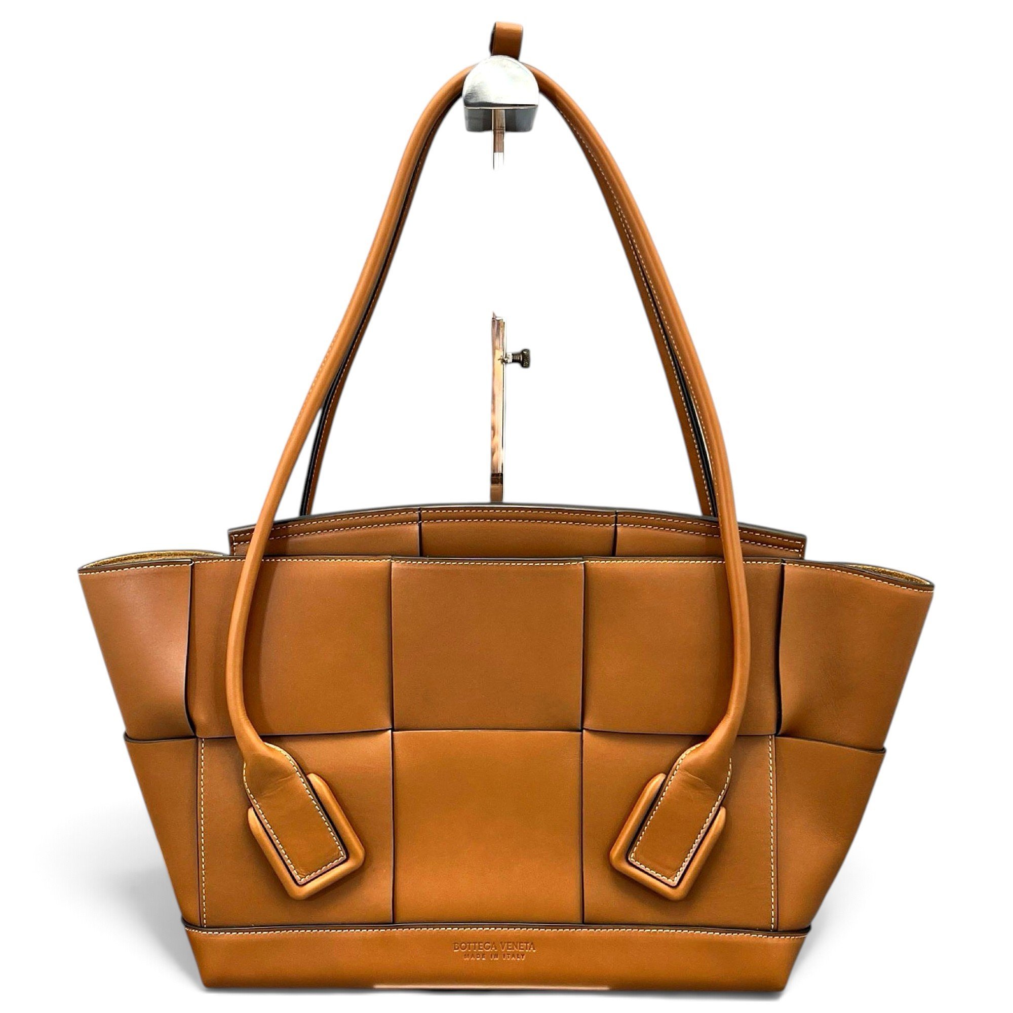 Hop leather tote