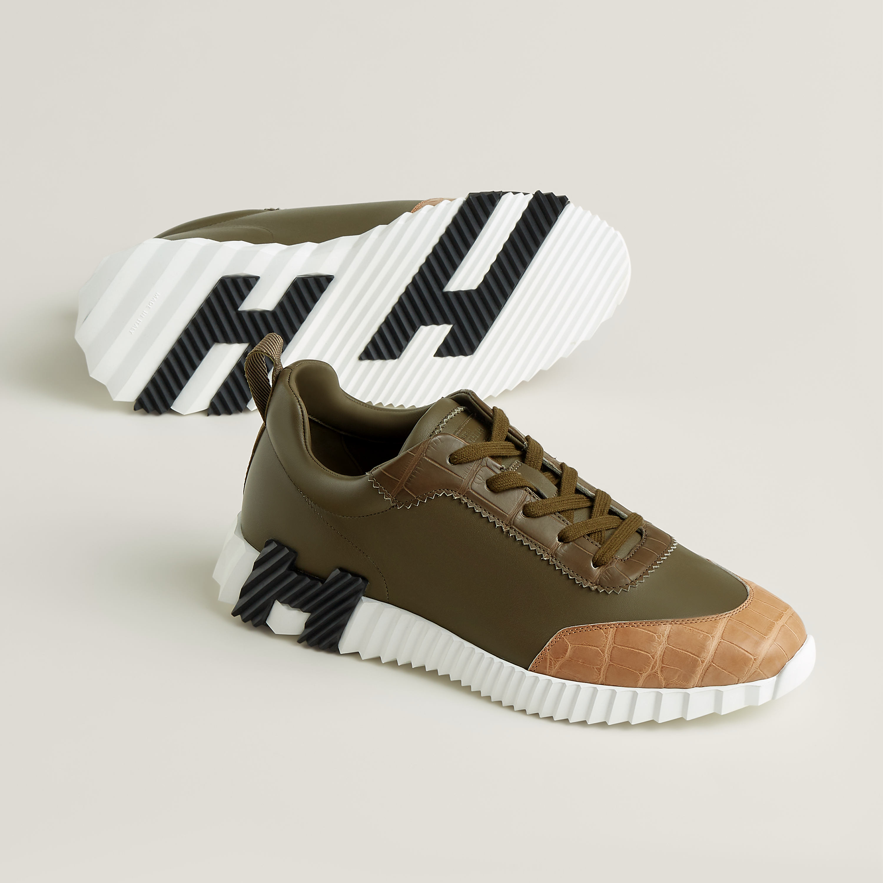 Bouncing sneaker