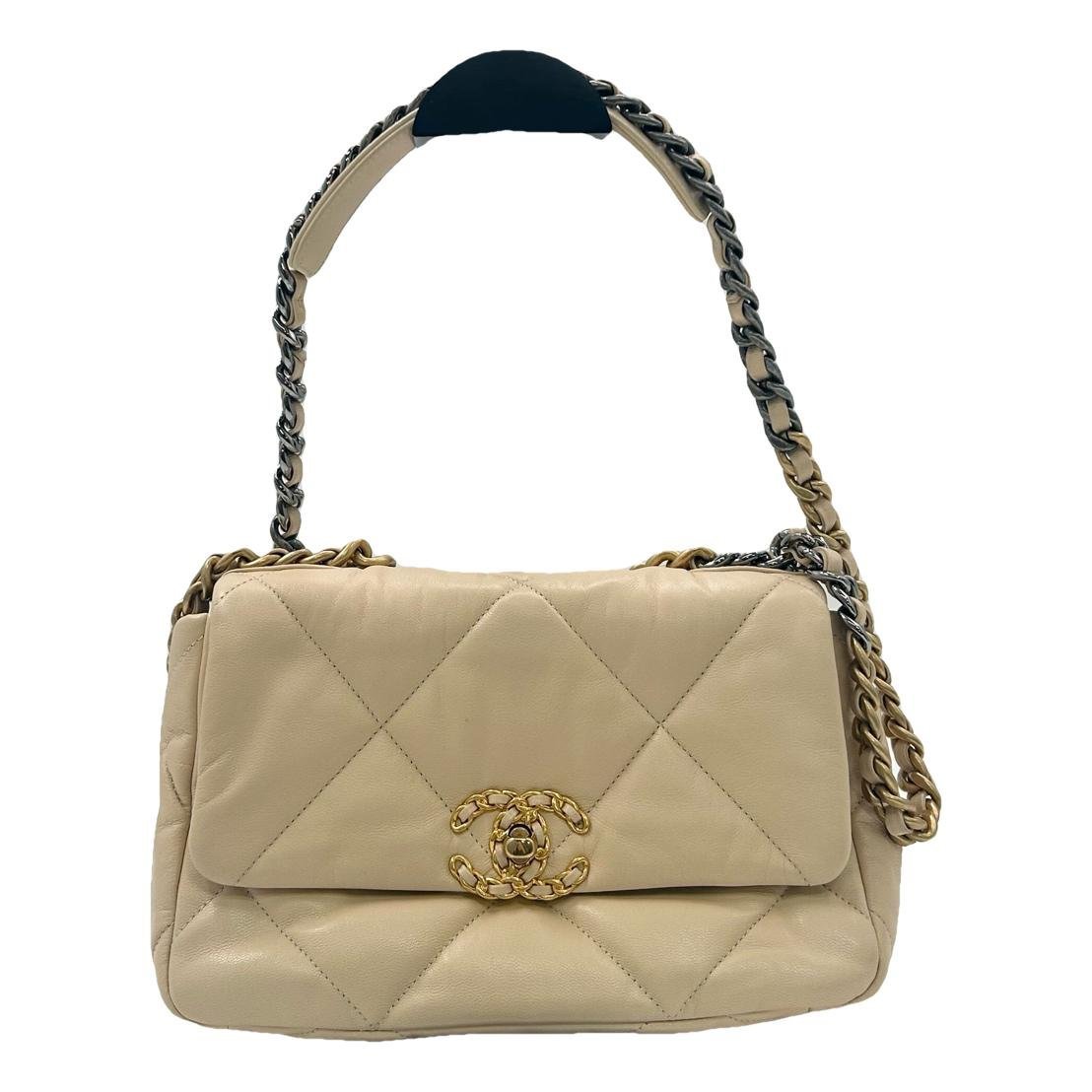 Chanel 19 leather handbag