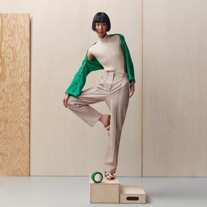 Cold Colors New Libris Shrug