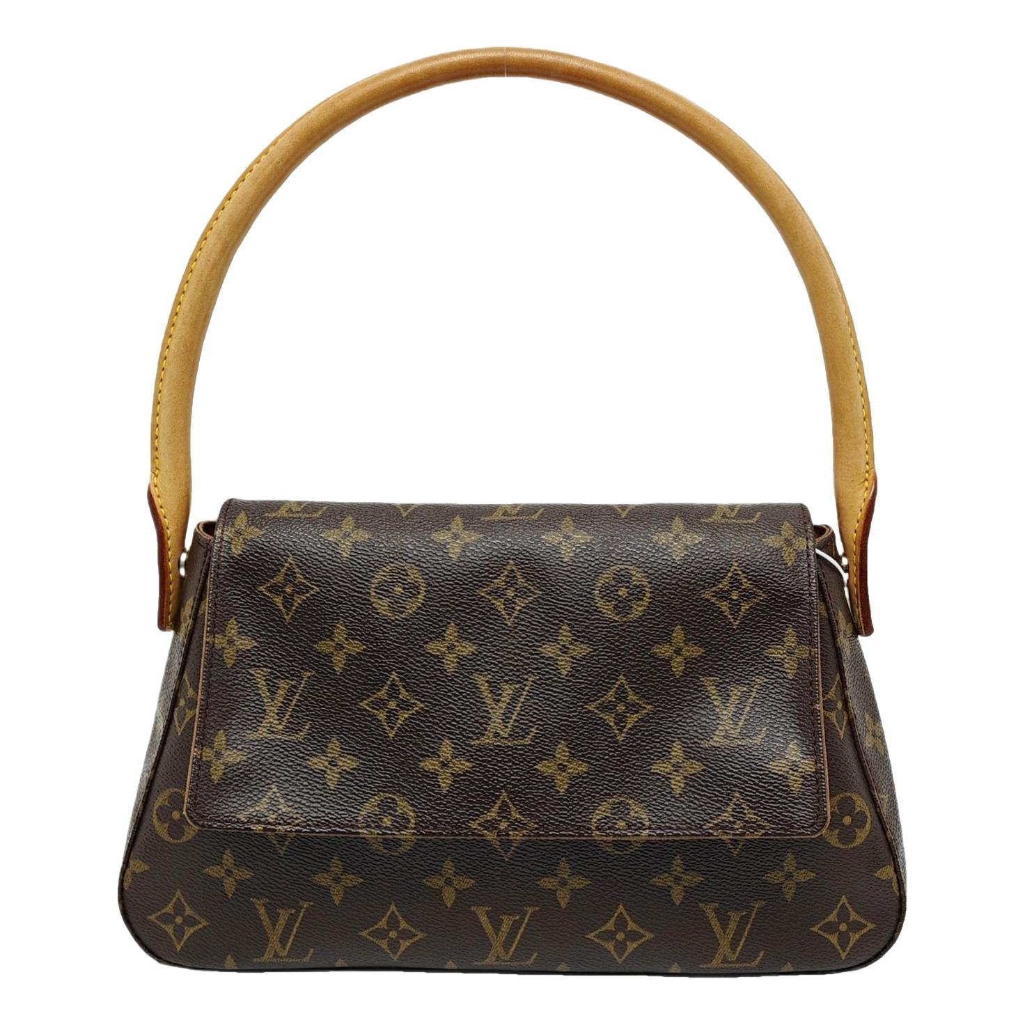 Looping leather handbag