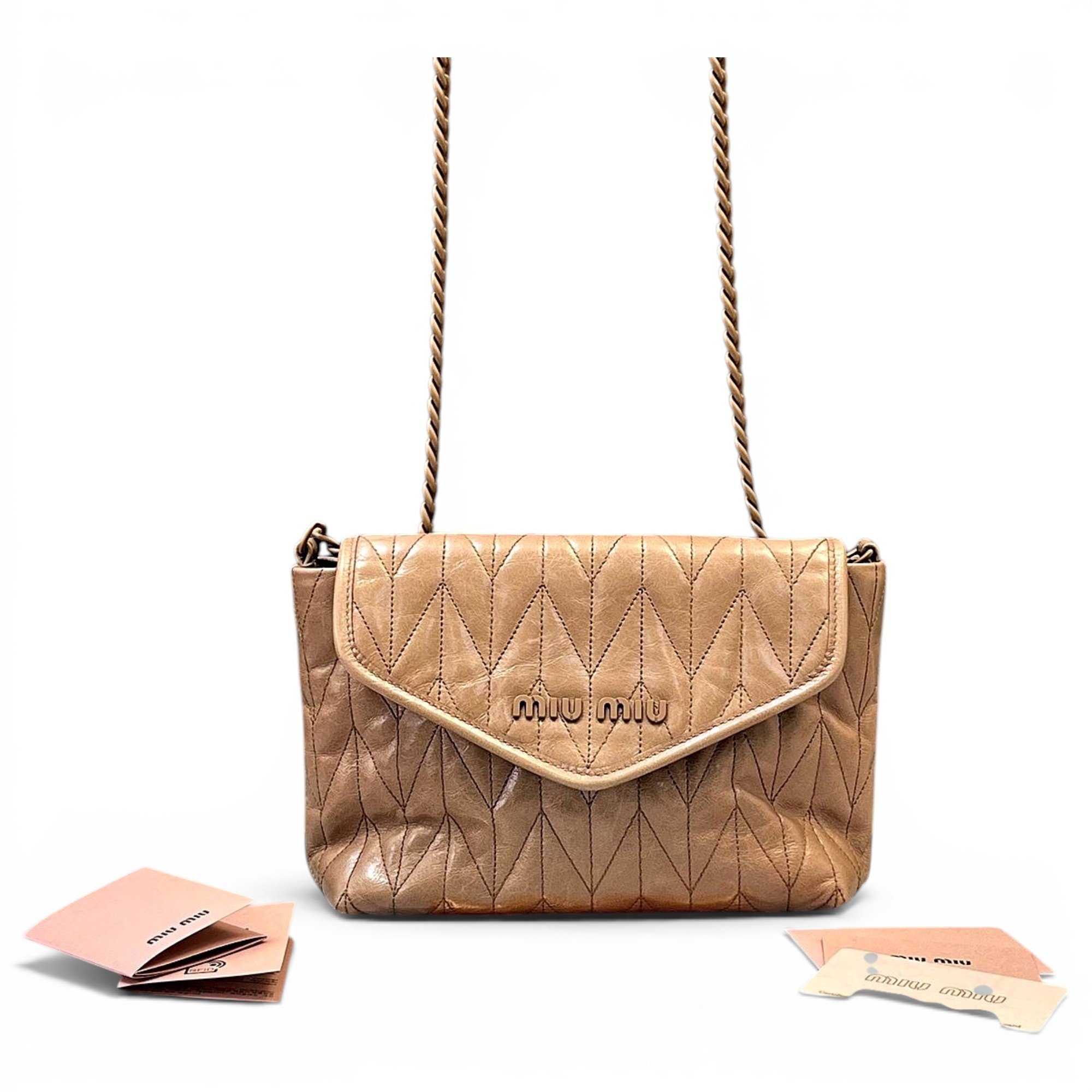 Matelassé leather handbag
