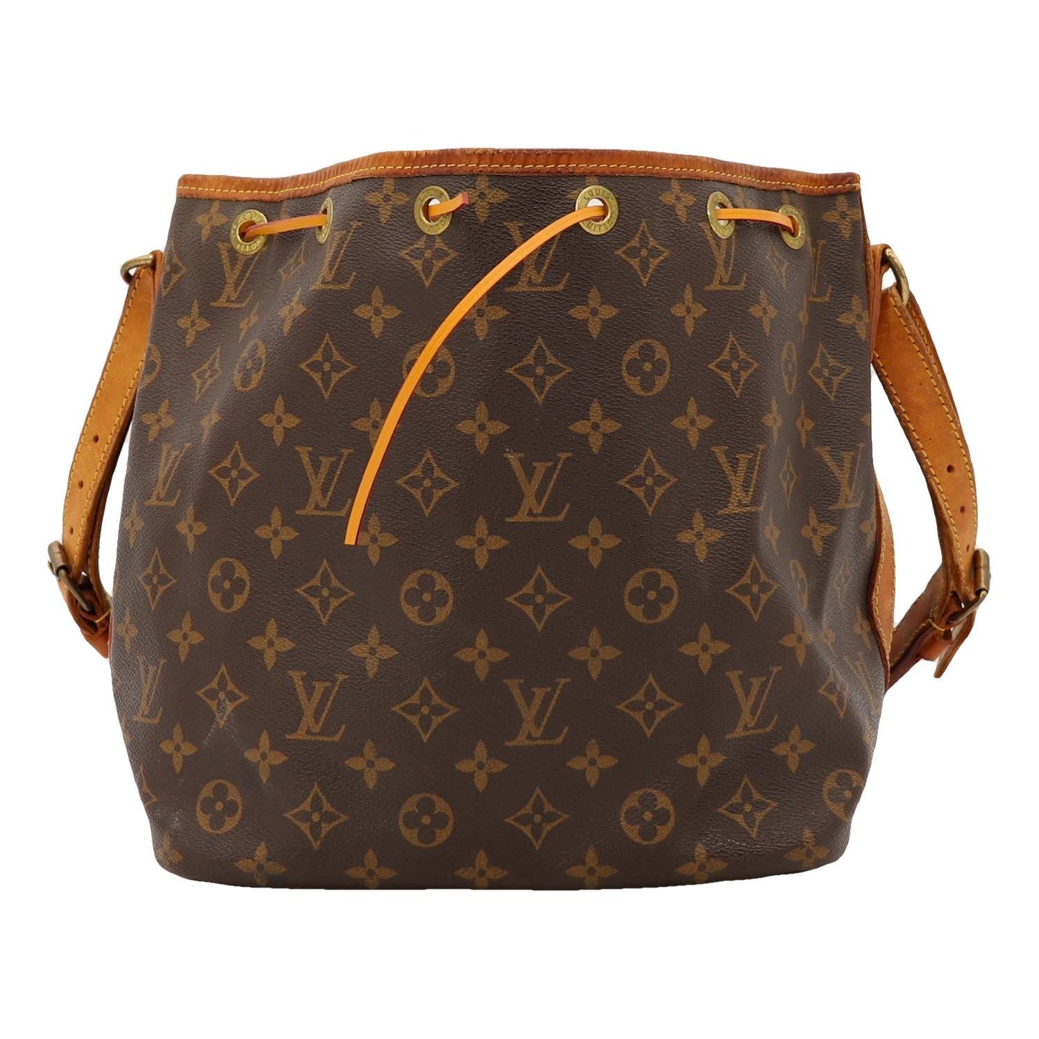 Petit Noé trunk leather handbag