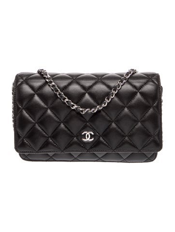 Classic Quilted Wallet On Chain