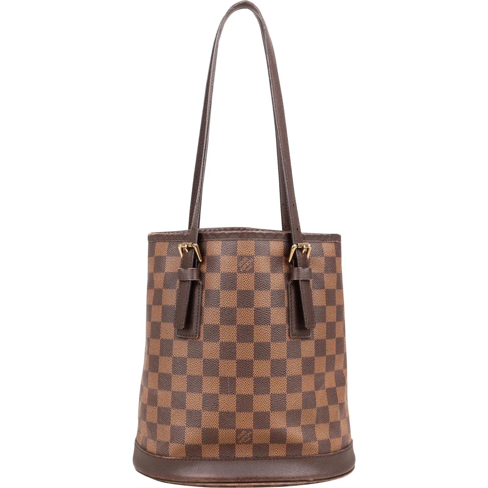 Bucket leather handbag