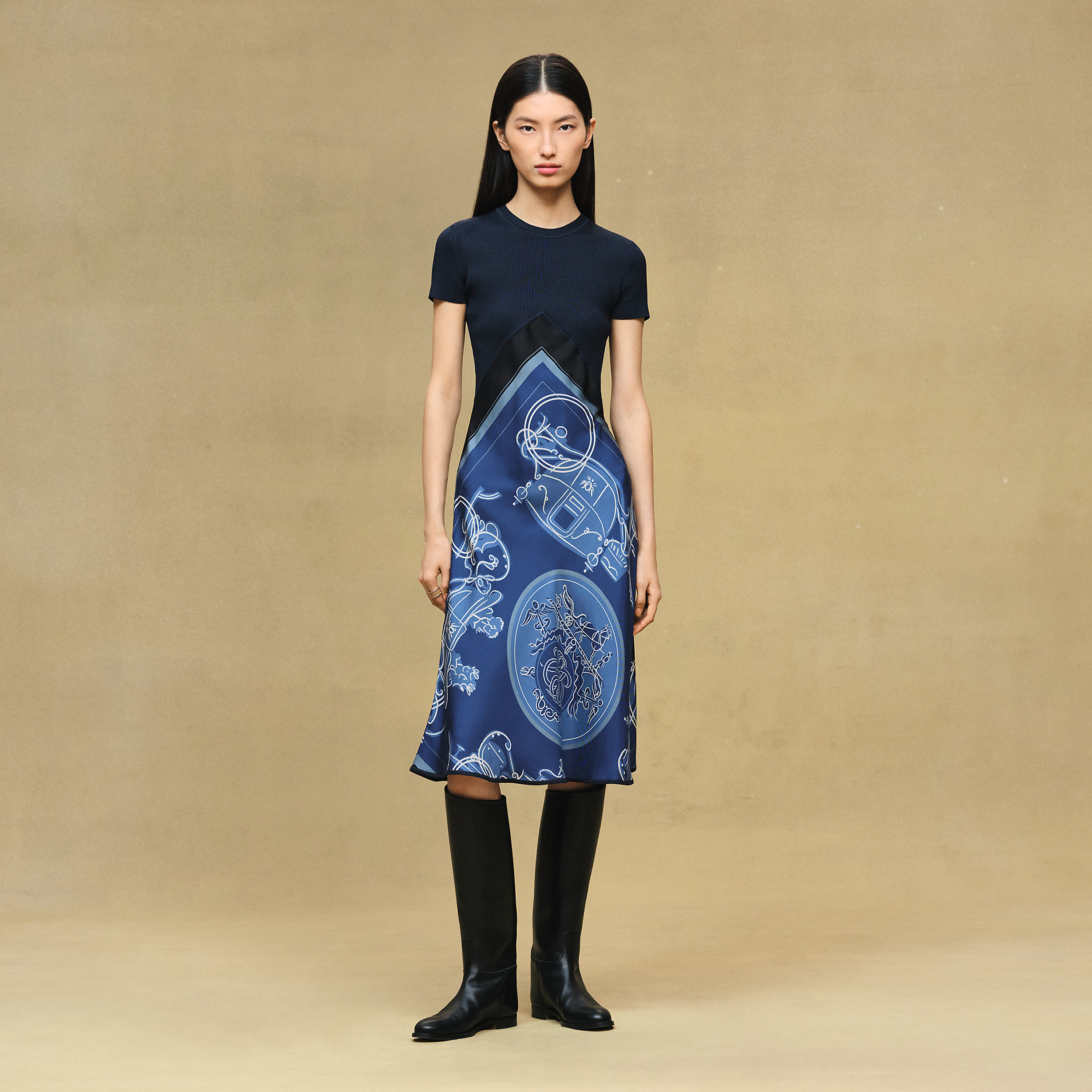 "Ex-Libris a Main Levee" short-sleeve twillaine long dress