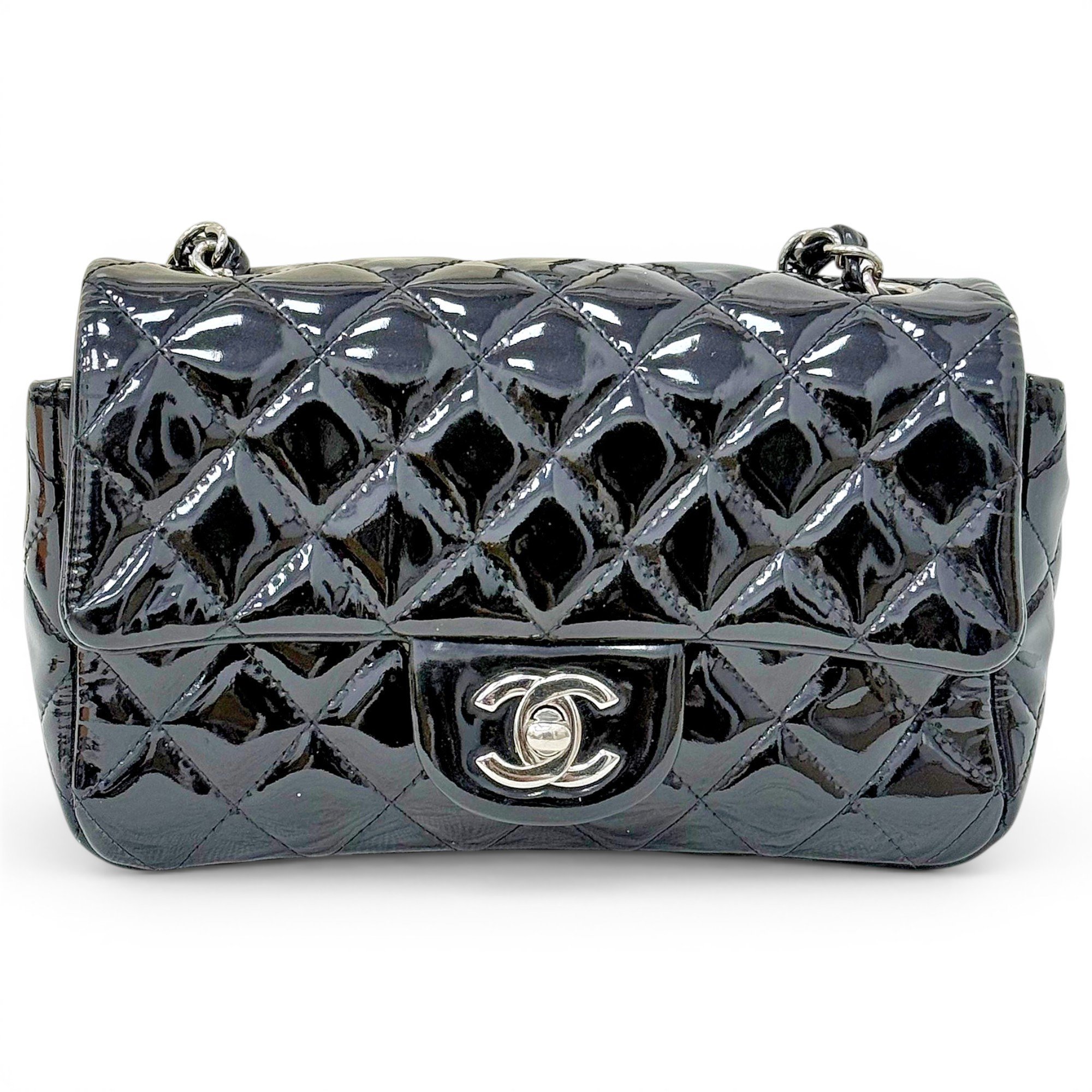 Timeless/Classique patent leather handbag