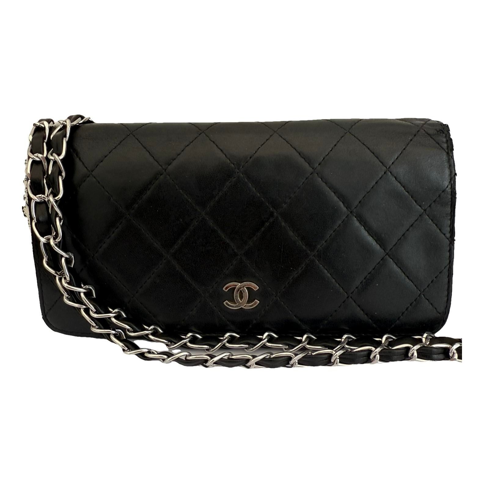 Wallet On Chain Timeless/Classique leather crossbody bag