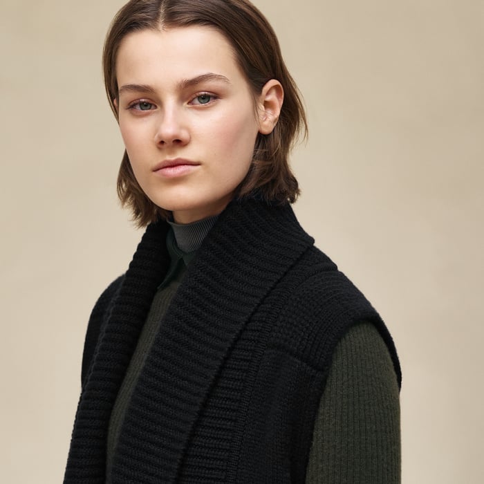 Noir Belted Cashmere Sleeveless Cardigan